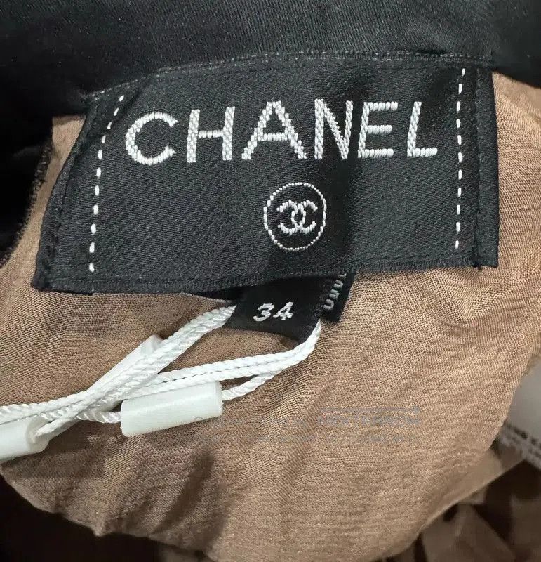 Chanel Chanel Black Silk Pleated Skirt . Size 22" - 3 Thumbnail