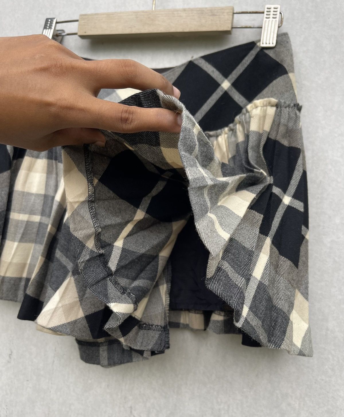 Burberry Burberry Blue Label Women's Nova Check Baggy Skirt Size 28" / US 6 / IT 42 - 11 Thumbnail