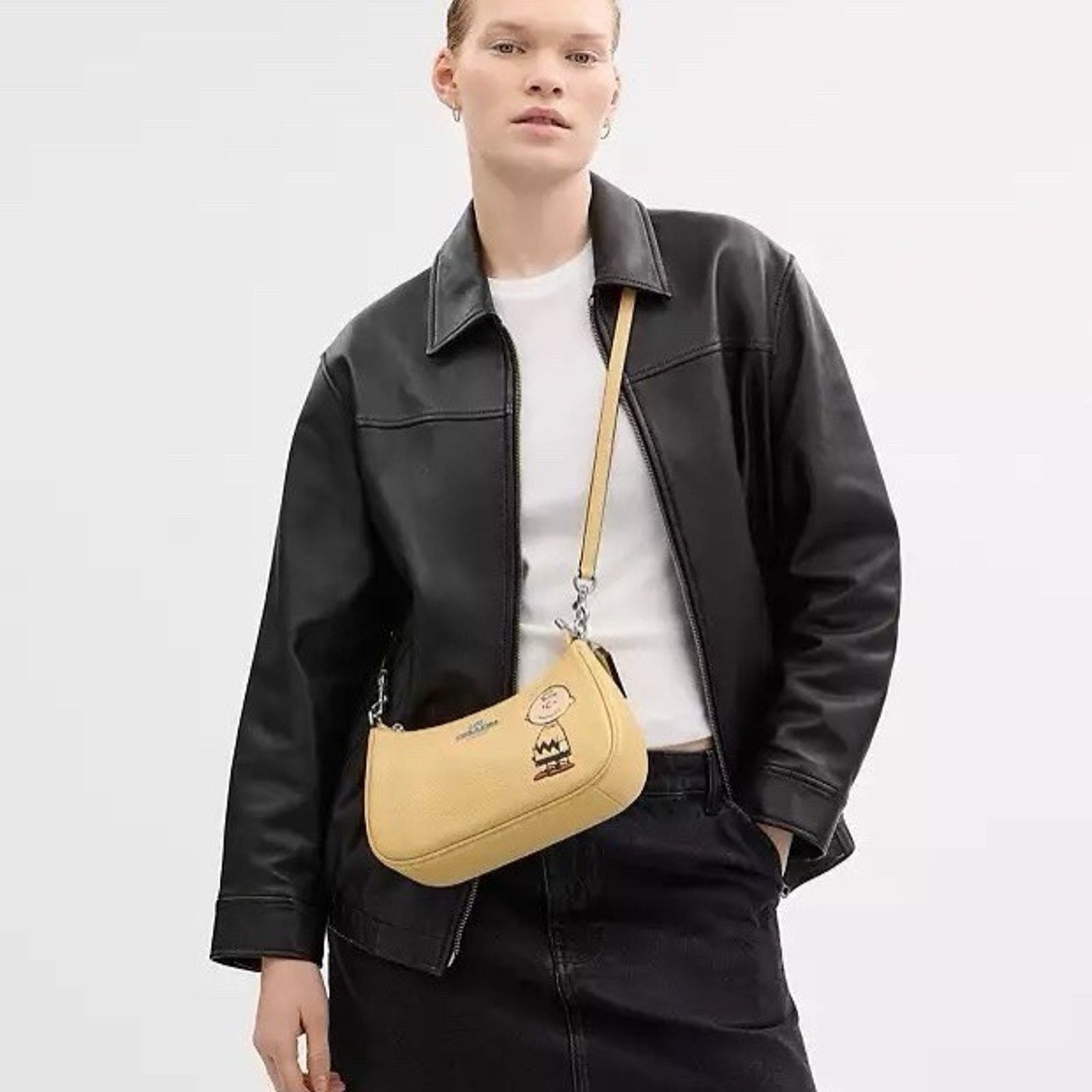 Coach NWT Coach CBJ83 X Peanuts Teri Shoulder Bag Charlie Brown Size ONE SIZE - 9 Thumbnail