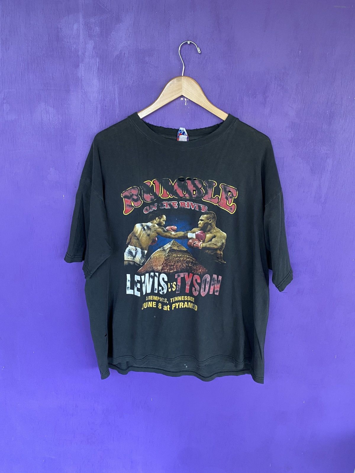 Other Vintage 90s Tyson vs Lewis rumble on the river t-shirt Size US XL / EU 56 / 4 - 1 Thumbnail