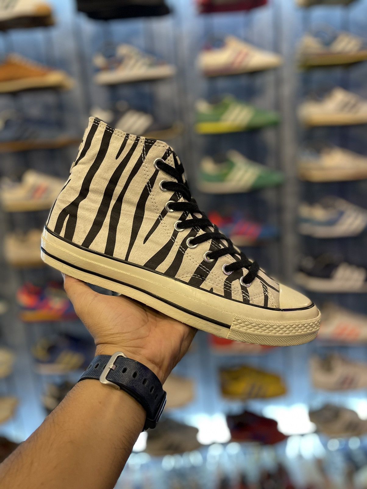 Converse Converse Chuck Taylor All Star 70 Hi Zebra Size US 8.5 / EU 41-42 - 2 Thumbnail