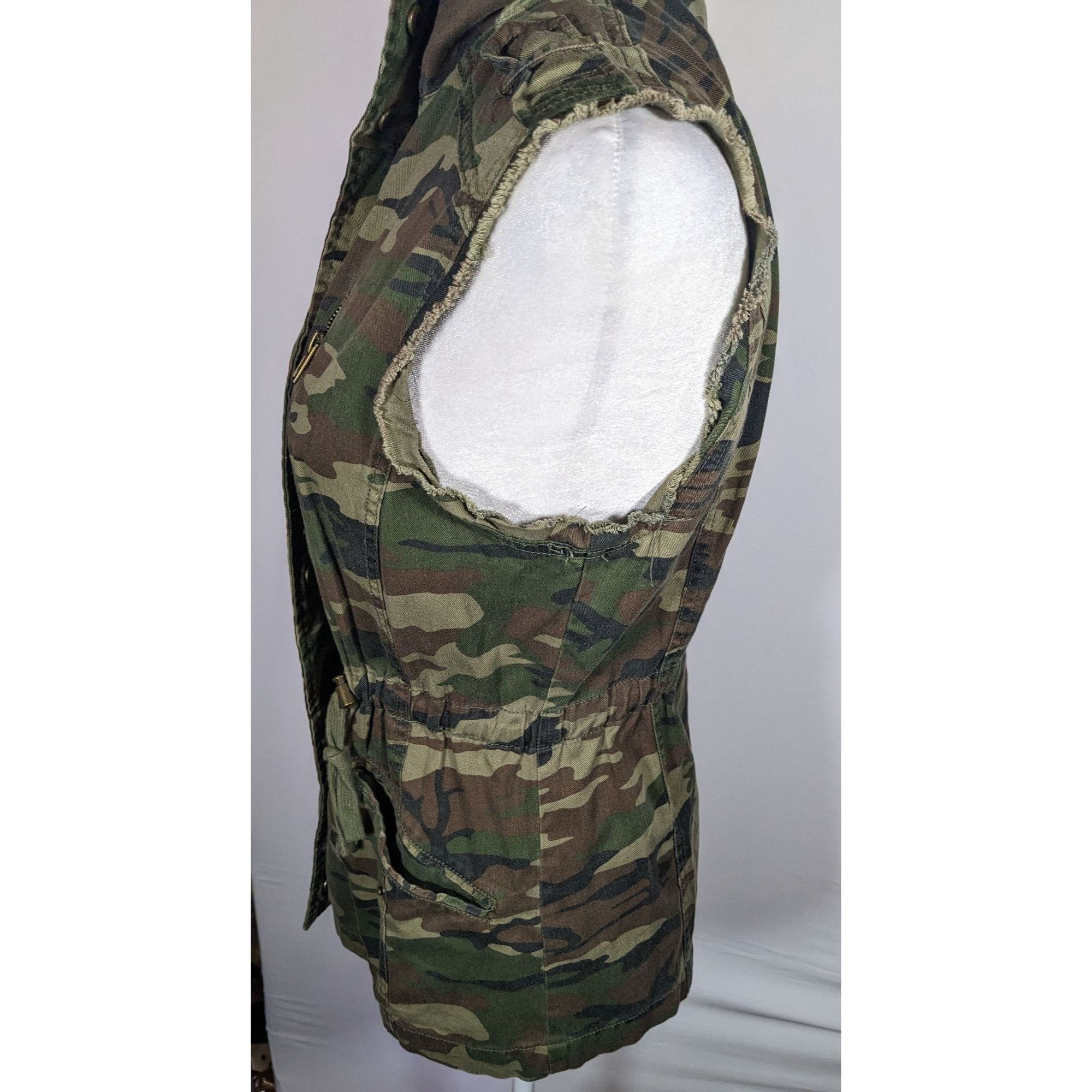 Anthropologie Anthropologie White Crow Camo Studded Utility Vest With Draw Size S / US 4 / IT 40 - 8 Thumbnail