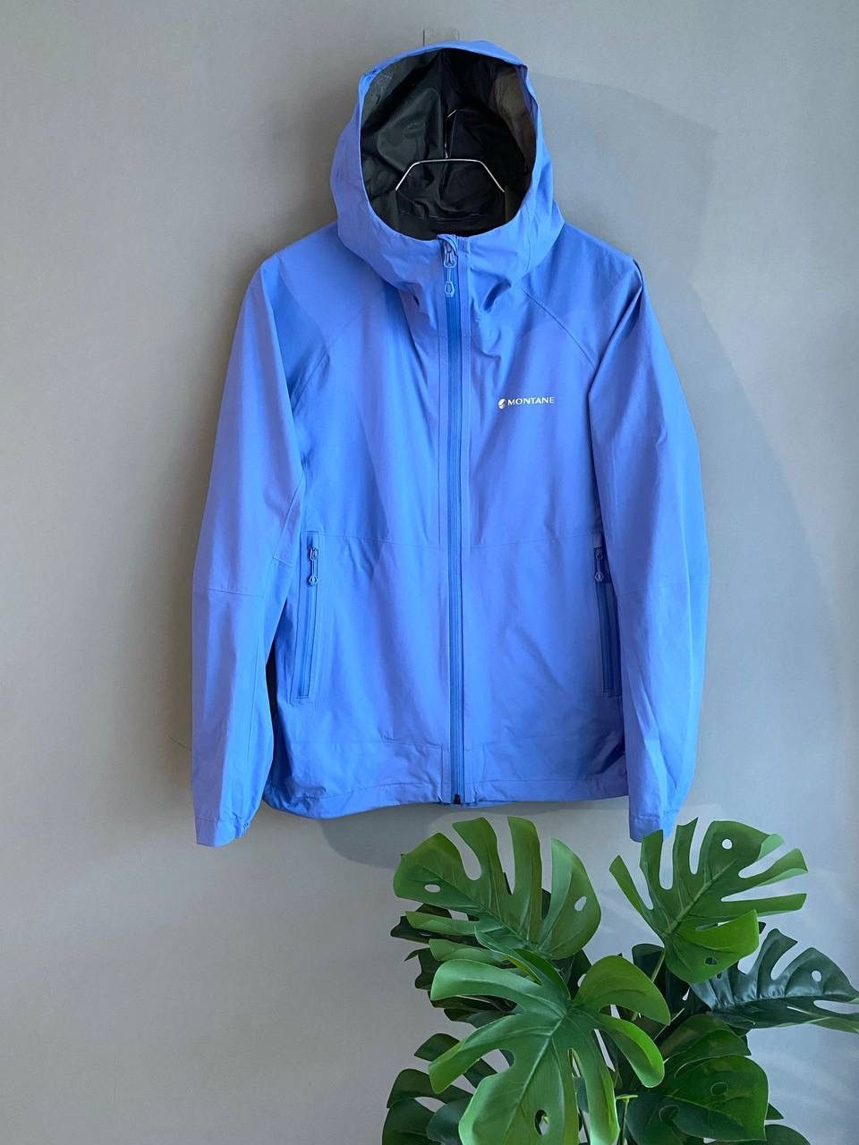 Montane Montane Minimus Women's Lite Waterproof Hooded Jacket M/UK12 Size M / US 6-8 / IT 42-44 - 1 Thumbnail