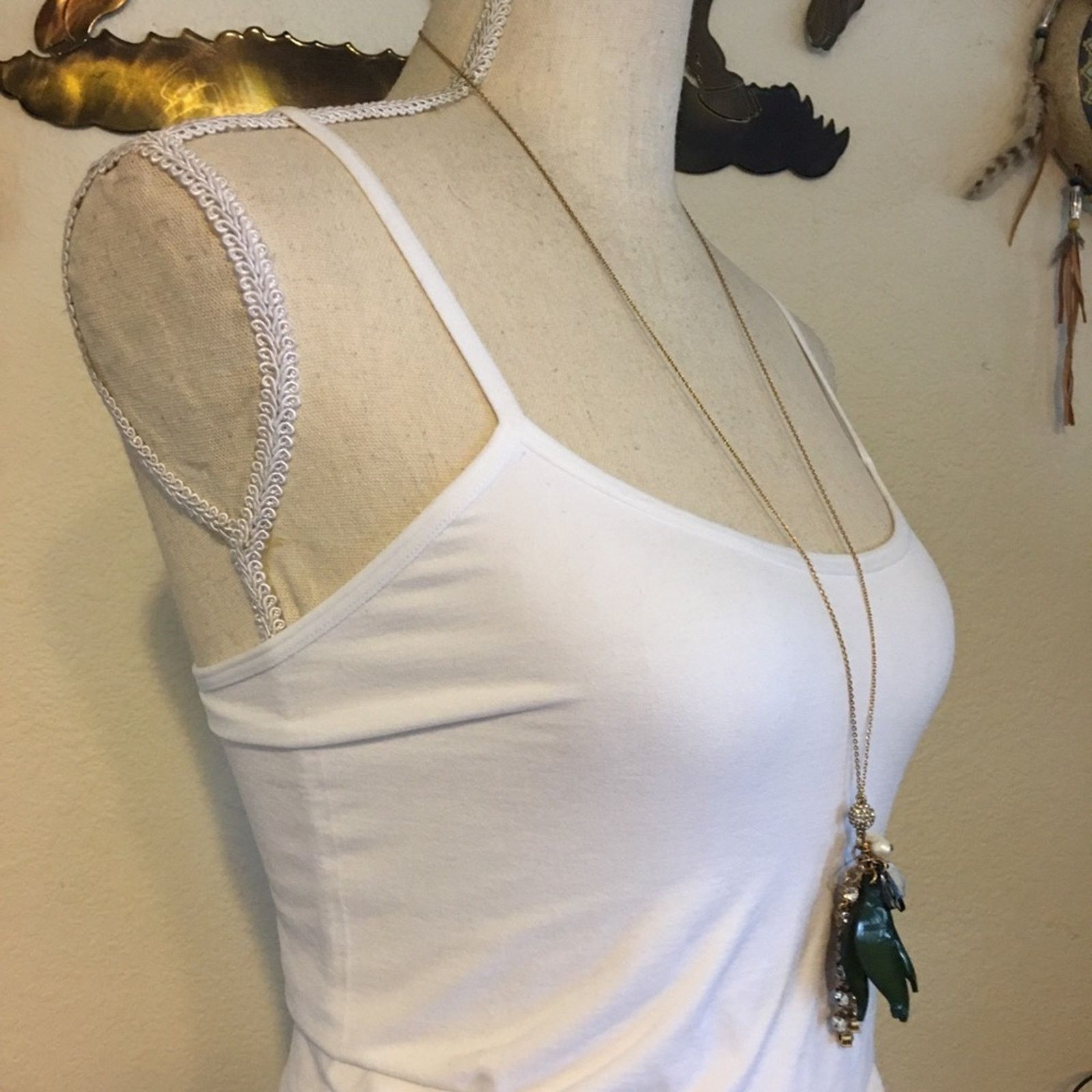 Ann Taylor Ann Taylor green leaf rhinestone cluster necklace Size ONE SIZE - 2 Thumbnail
