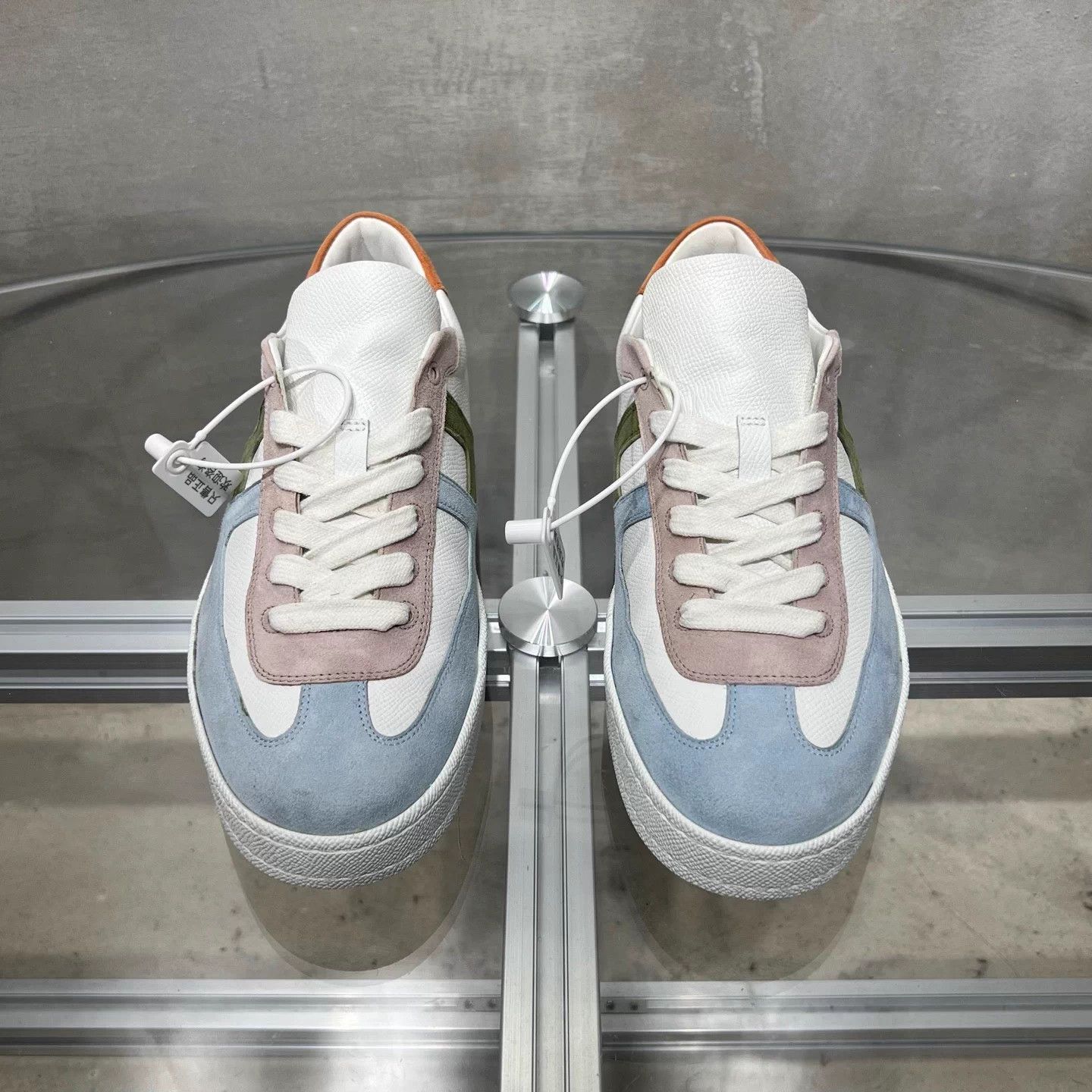 Hermes Hermes Boomerang White Green Trainer 40 Original Box Size US 9.5 / IT 39.5 - 1 Thumbnail