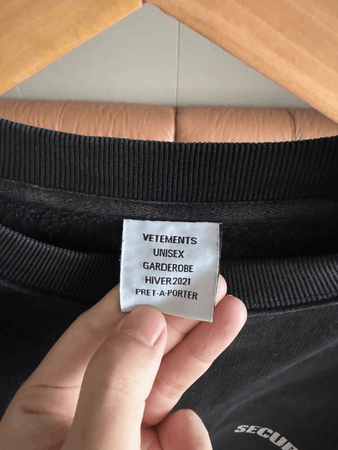 Vetements Vetements Security Crew Neck-2508 Size US XS / EU 42 / 0 - 4 Thumbnail