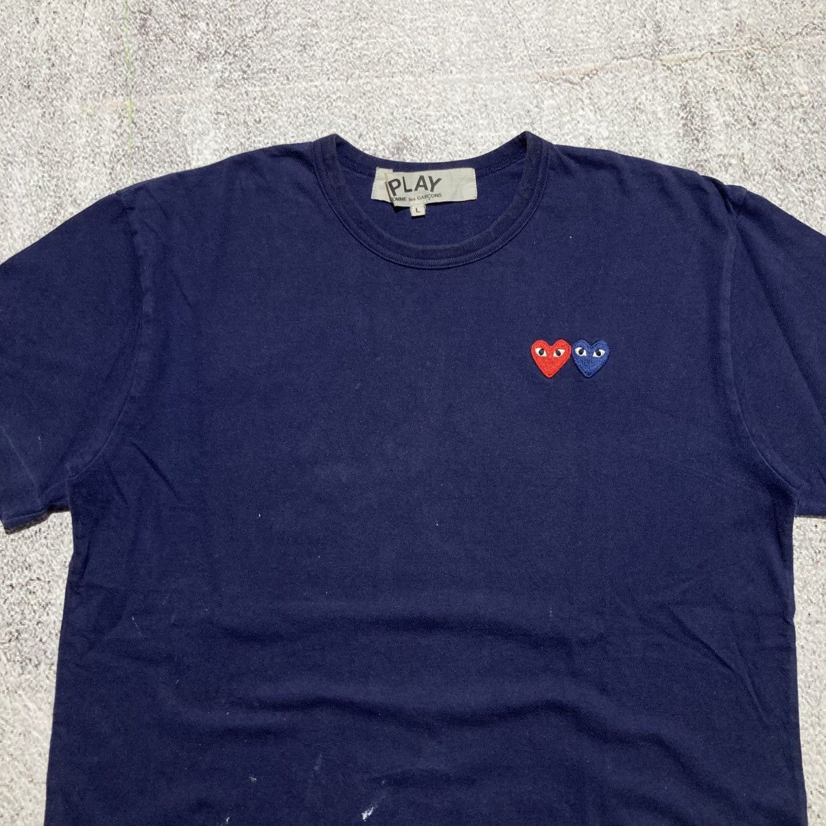 Comme des Garcons PLAY 🇯🇵AD 2019 Comme Des Garcons Play Double Heart Patch Tee Navy Size US M / EU 48-50 / 2 - 2 Thumbnail