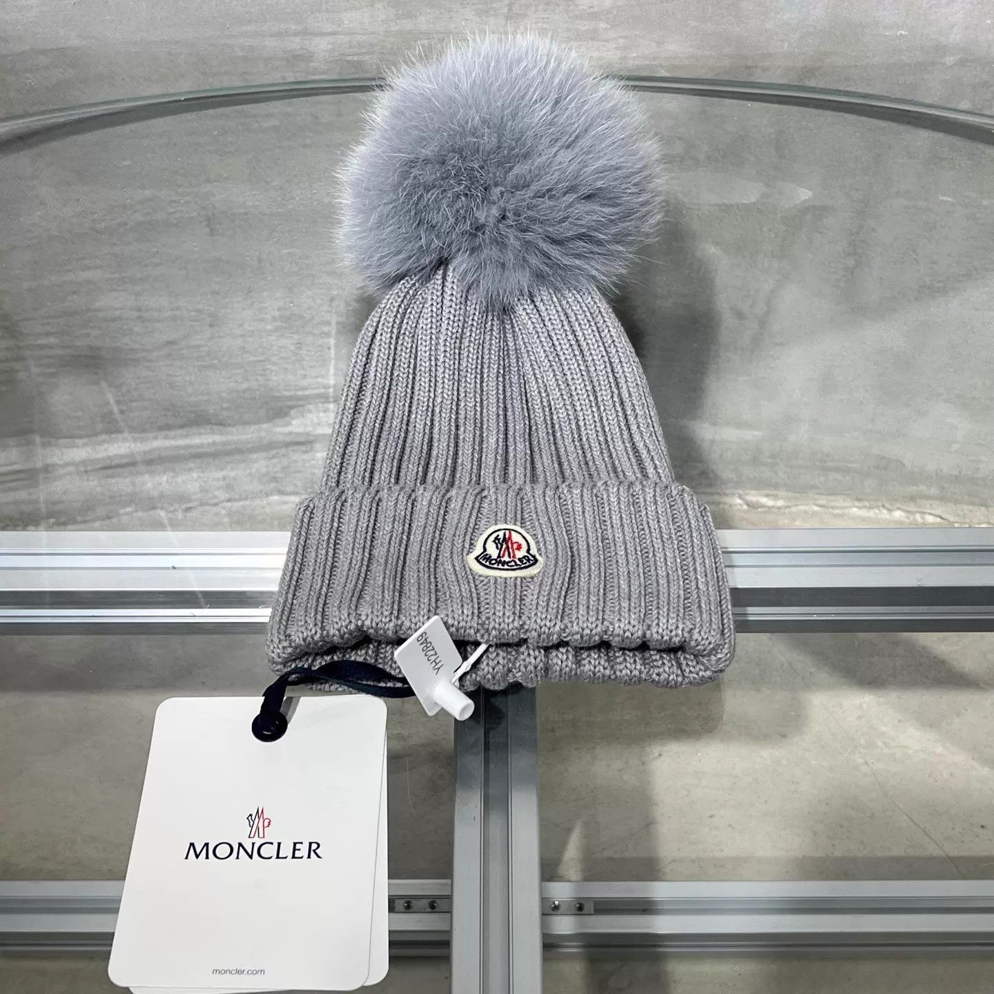 Moncler Moncler fox fur pom pom wool beanie women's gray Size ONE SIZE - 1 Thumbnail