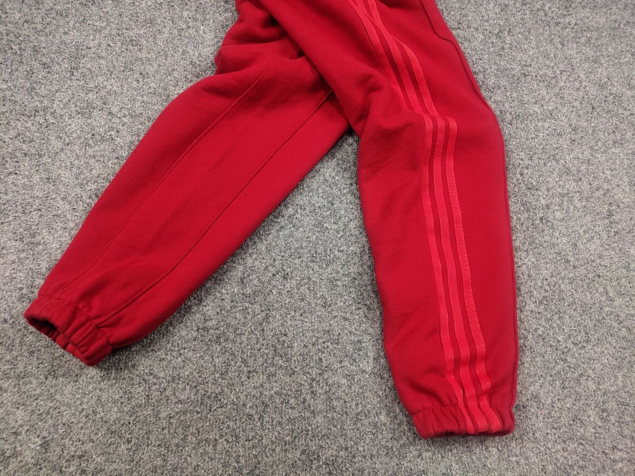 Adidas Adidas x Ivy Park Design Sweat Pants Unisex Power Red Jogger Size US 32 / EU 48 - 6 Thumbnail