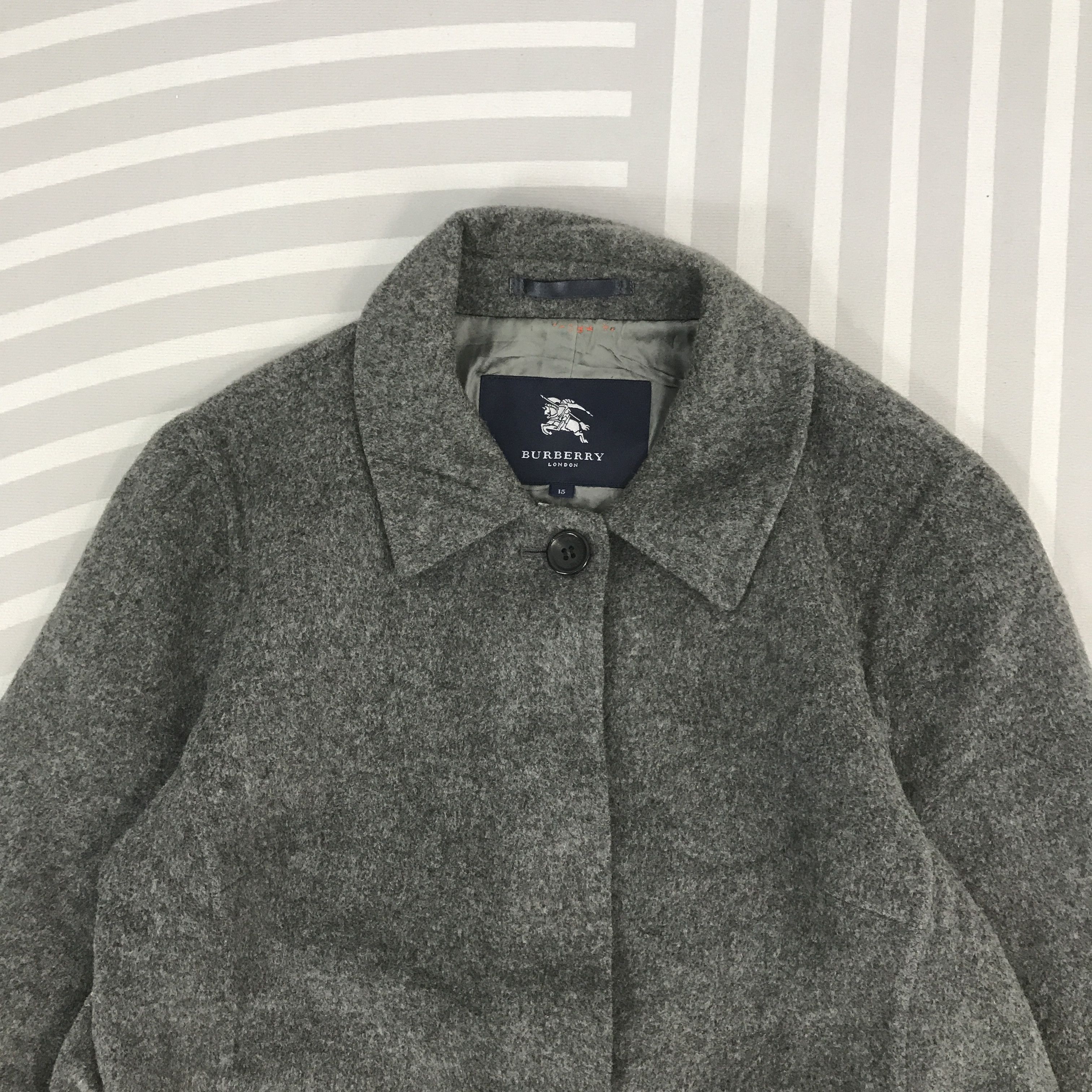 Burberry × Vintage Vintage Burberry London Wool Button up coat Jacket Size US L / EU 52-54 / 3 - 2 Thumbnail
