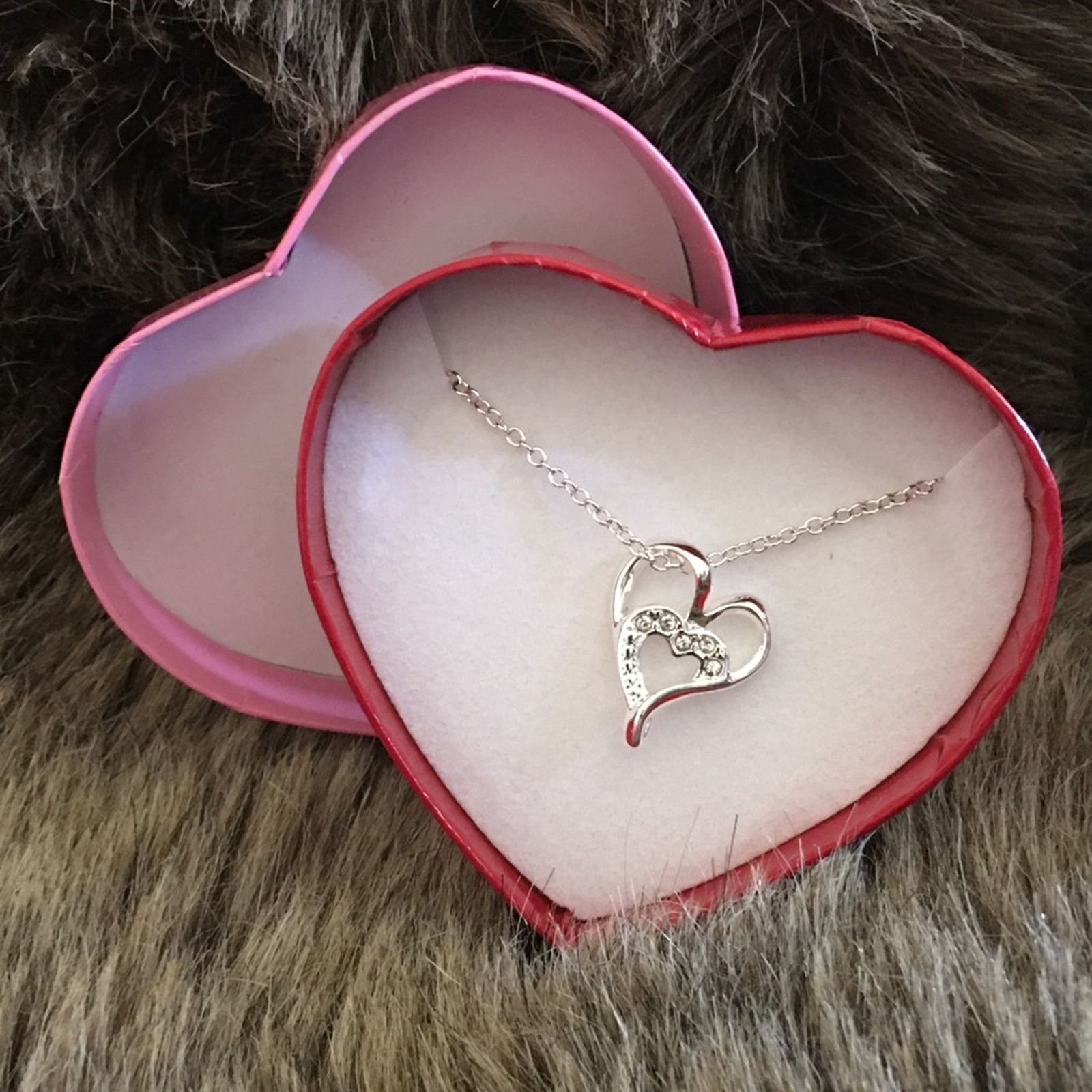 Jewelry Ladies valentine silver plated heart pendant on chain NIB Size ONE SIZE - 1 Thumbnail