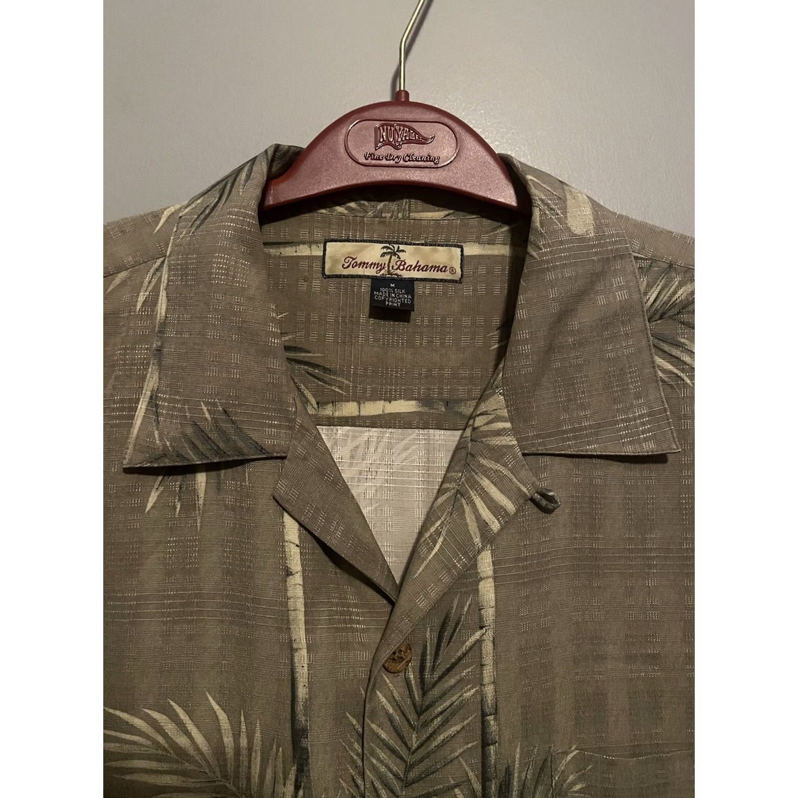 Tommy Bahama Tommy Bahama Shirt Men’s Medium Silk Hawaiian Palm Trees Floral Button-Up Short Sleeve Collared Spread Multicolor Summer Size US M / EU 48-50 / 2 - 2 Thumbnail