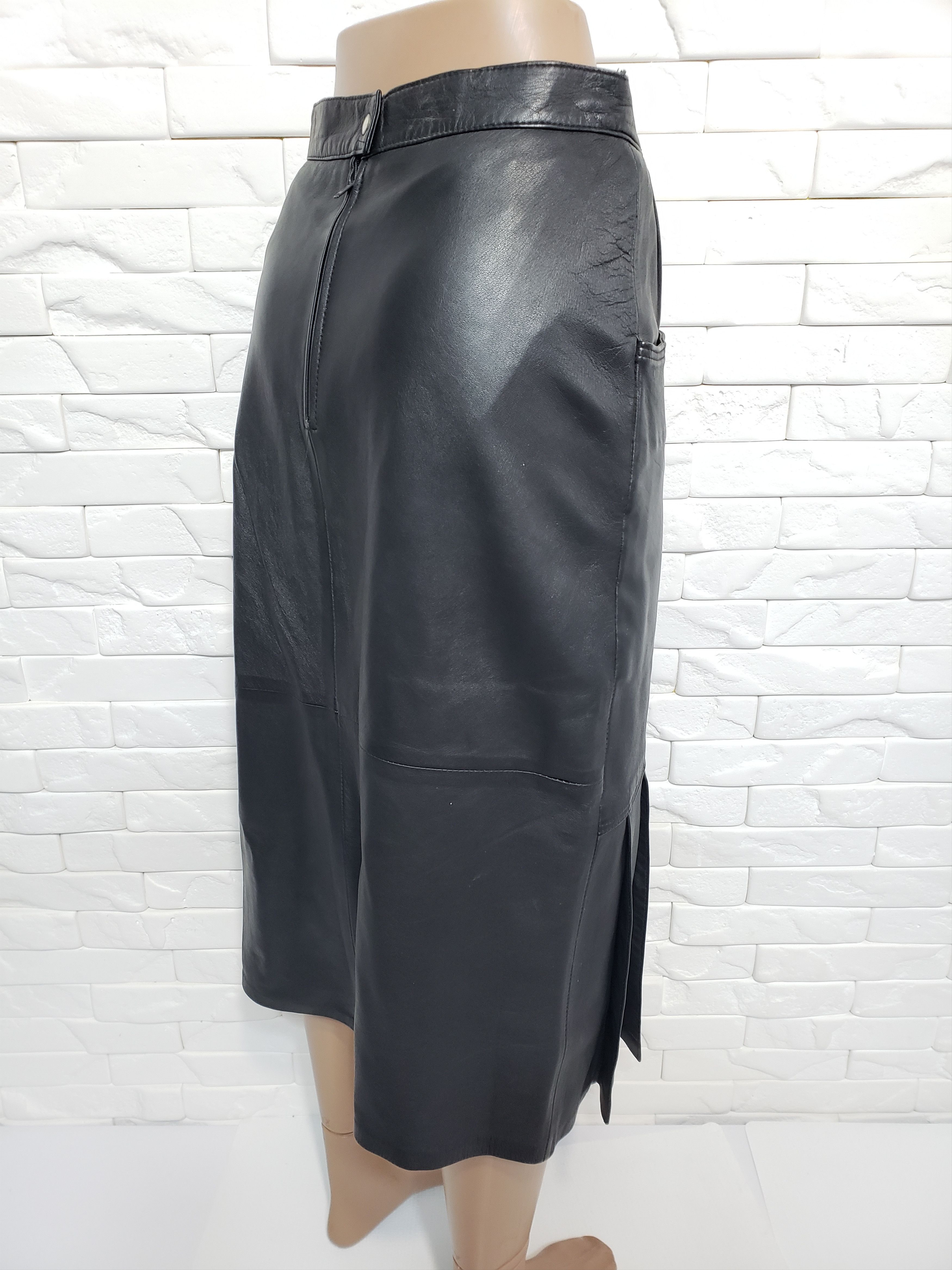 Genuine Leather Black leather skirt. Size 27" / US 4 / IT 40 - 5 Thumbnail