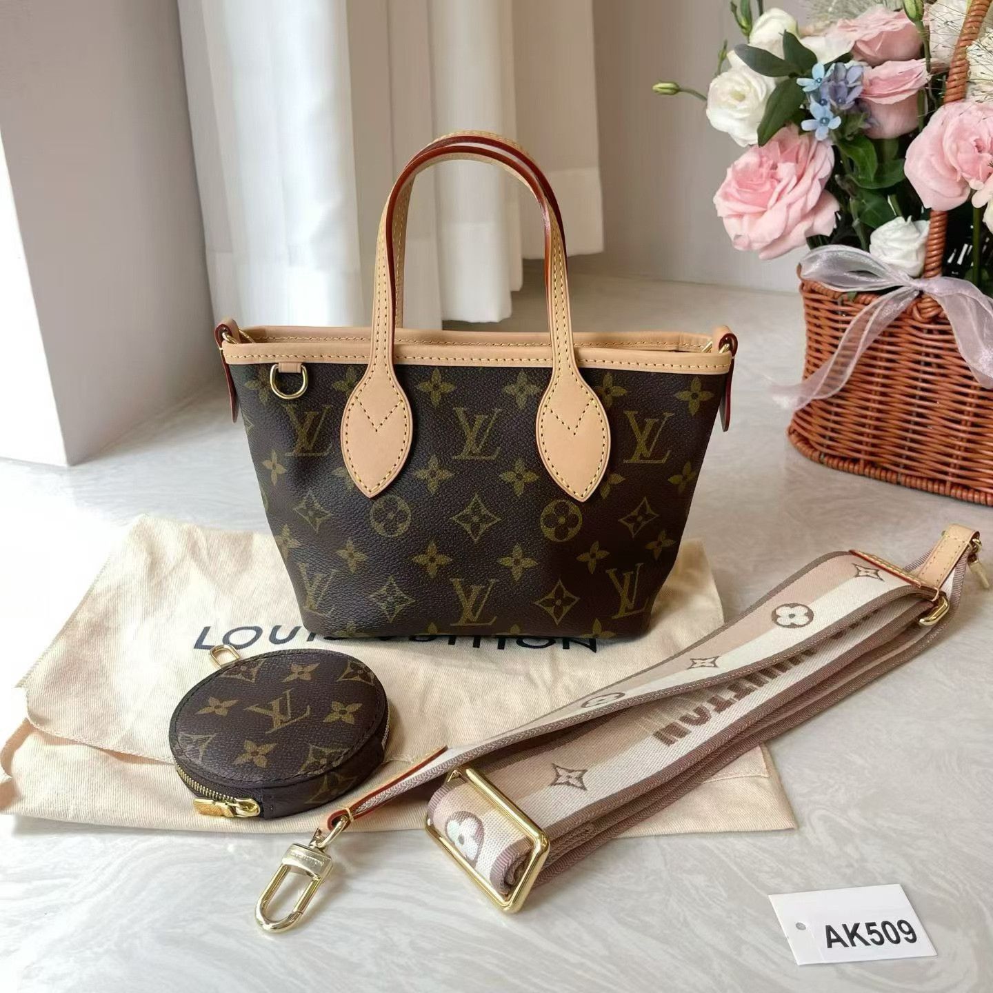 Louis Vuitton Pre-loved Bag Very good condition Size ONE SIZE - 1 Thumbnail