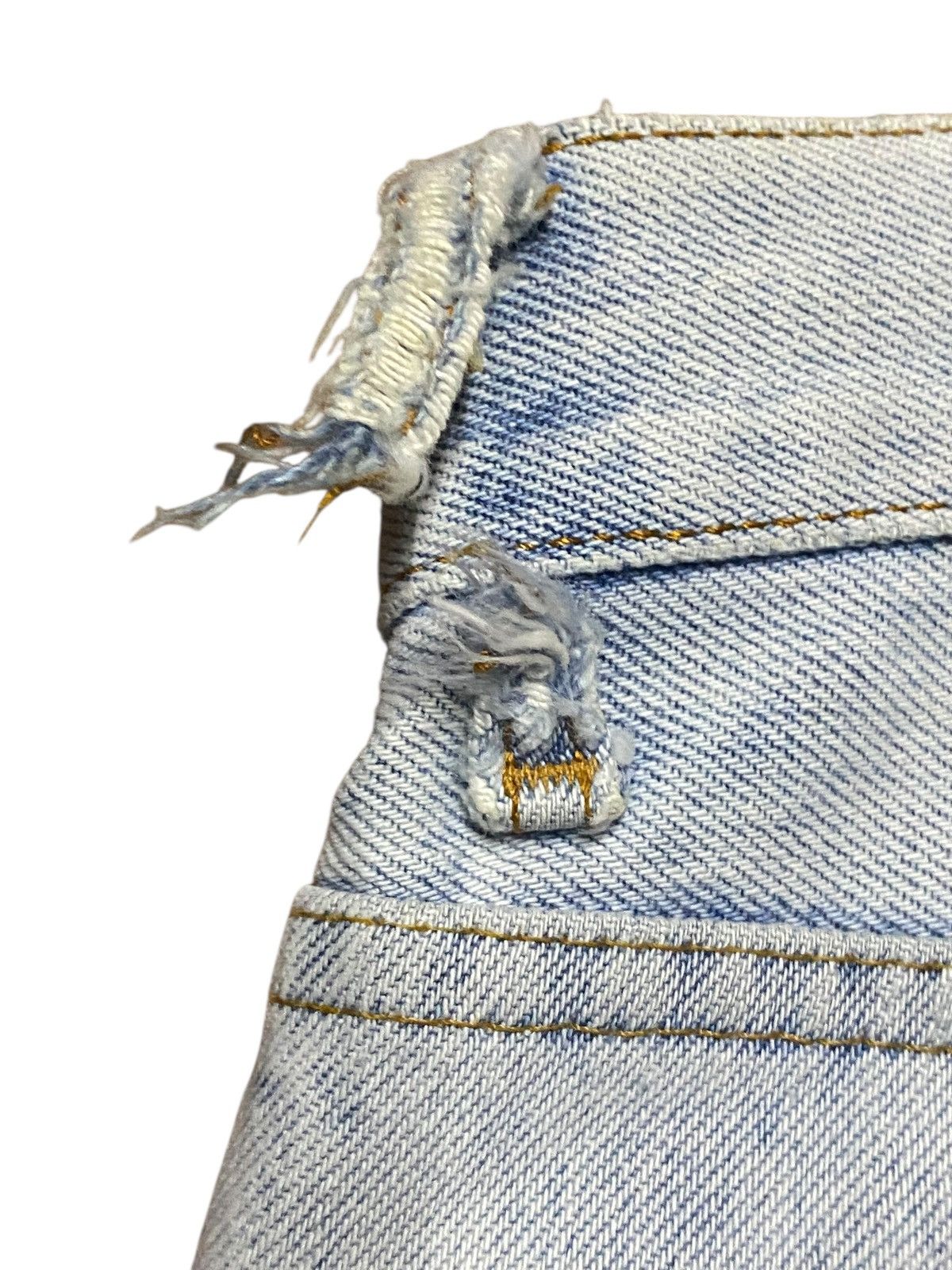 Levi's Vintage Clothing Vintage Levis 501 90s Light Wash Distressed Loose Jeans Size US 30 / EU 46 - 13 Thumbnail