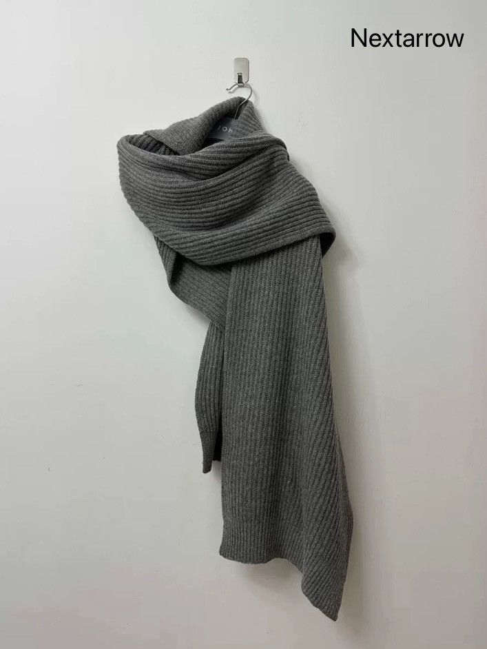 Dries Van Noten Dries van noten Knitted wool shawl 2412-Nextarrow Size US M / EU 48-50 / 2 - 2 Thumbnail