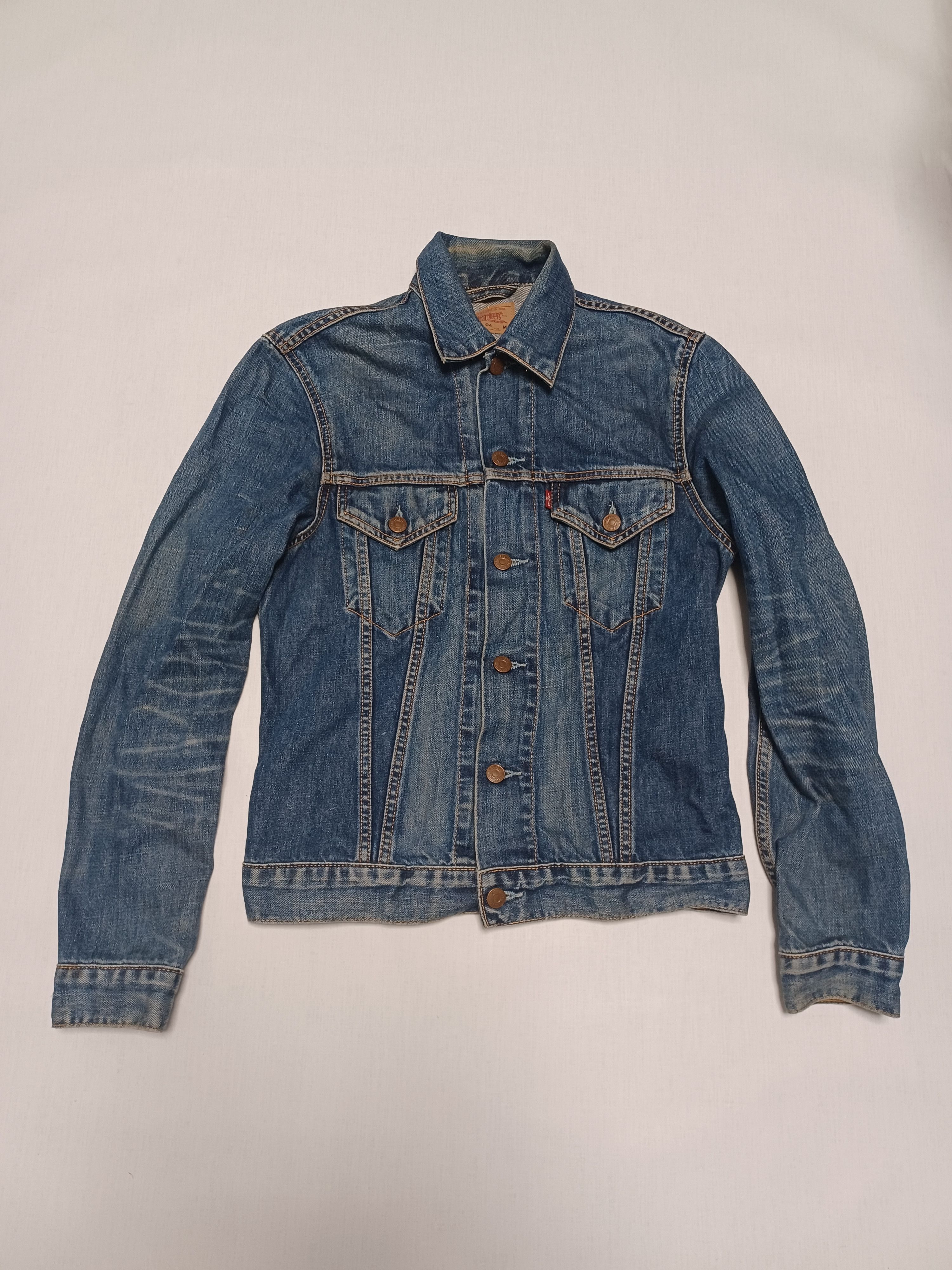 Levi's Vintage Clothing LEVI 90S MADE IN USA VINTAGE DISTRESSED LADY`S DENIM JACKET Size M / US 6-8 / IT 42-44 - 1 Thumbnail