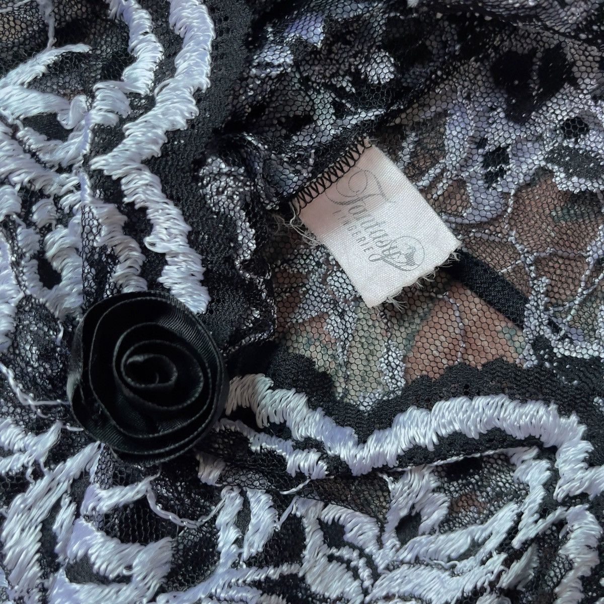 Vintage Vintage Fantasy 1990s Black Embroidered Lace Slip Gown (S–M) Size M / US 6-8 / IT 42-44 - 13 Thumbnail
