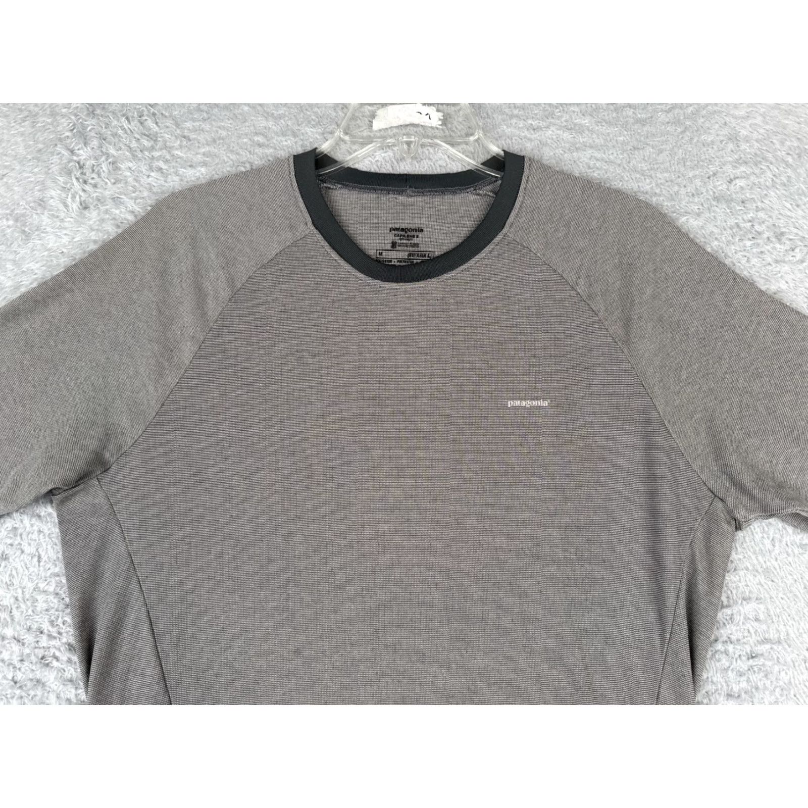 Patagonia Patagonia Shirt Men’s Medium Gray Capilene 2 Short Sleeve Crew Neck Polyester Jersey Embroidered Logo Vintage No Size US M / EU 48-50 / 2 - 4 Thumbnail