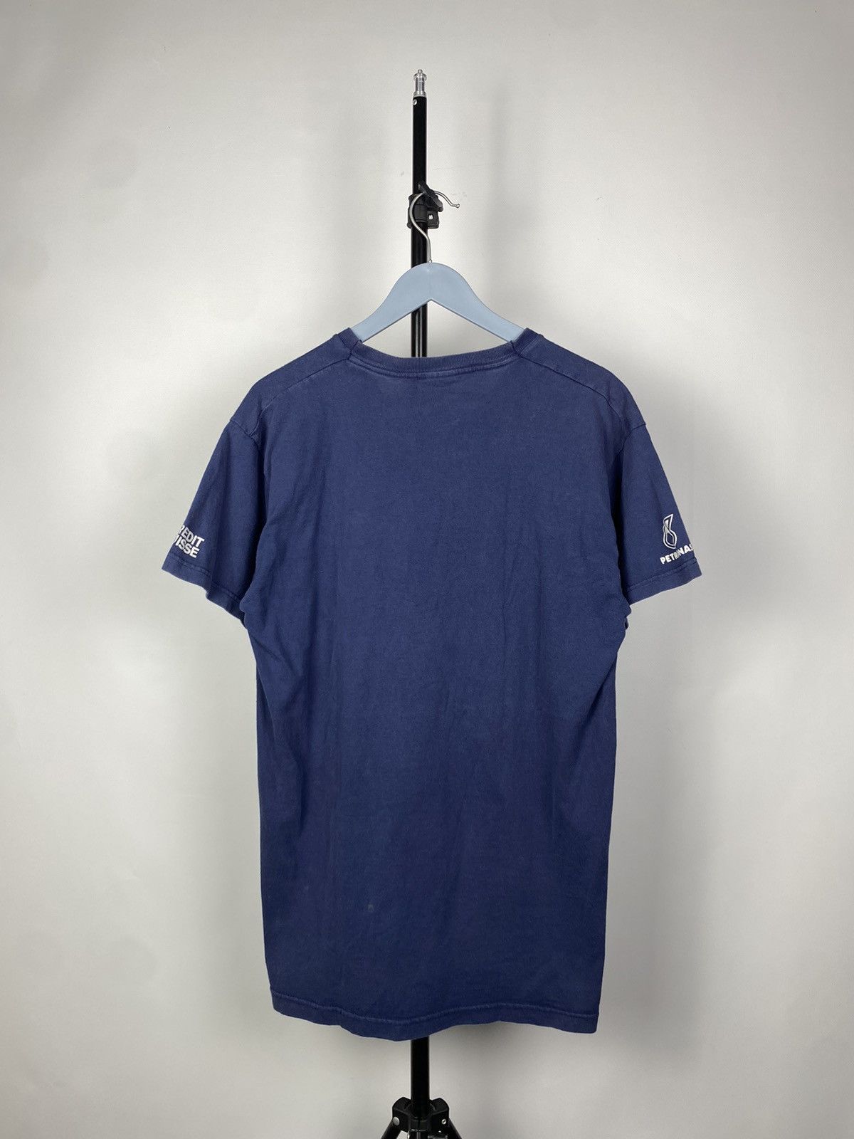 Formula 1 × Red Bull Vintage Red Bull Sauber Petronas Racing Formula 1 One TShirt Size US L / EU 52-54 / 3 - 7 Thumbnail