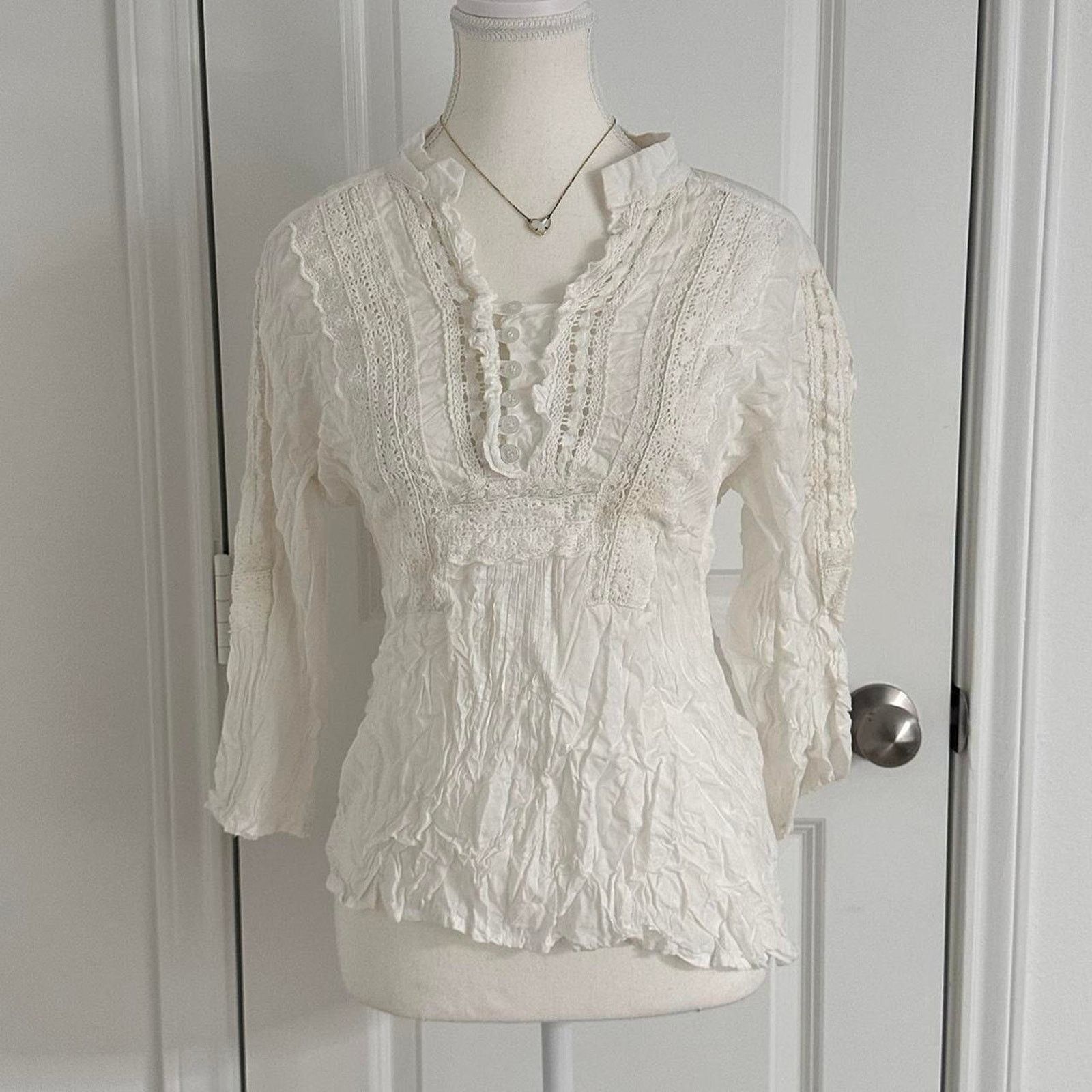 Other White Diamonds Ivory Ruffled Buttoned 80s Vintage Top Size M / US 6-8 / IT 42-44 - 1 Thumbnail
