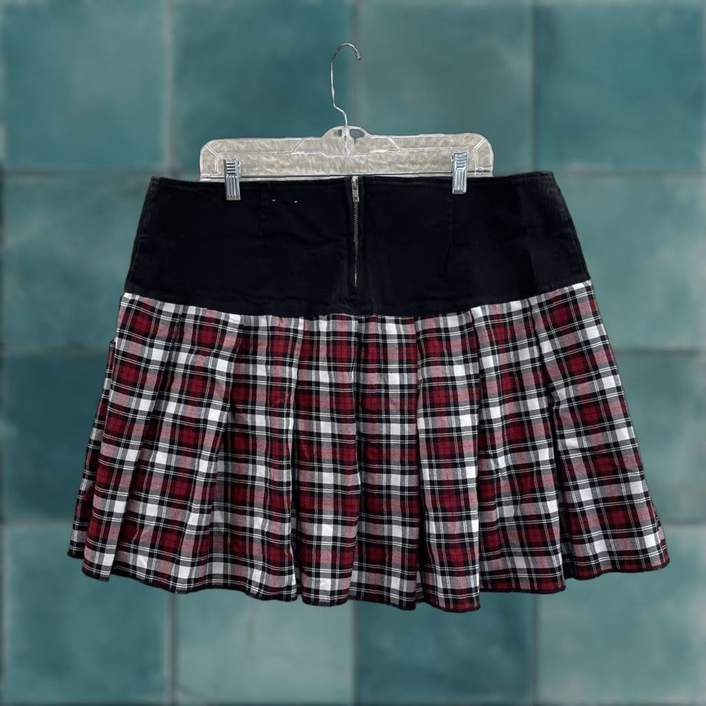 Tripp NYC VINTAGE Tripp NYC Plus Size Pleated Mini Skirt 20 Red Plaid Goth Punk Cyber Womens Size 42" / US 20 - 1 Thumbnail