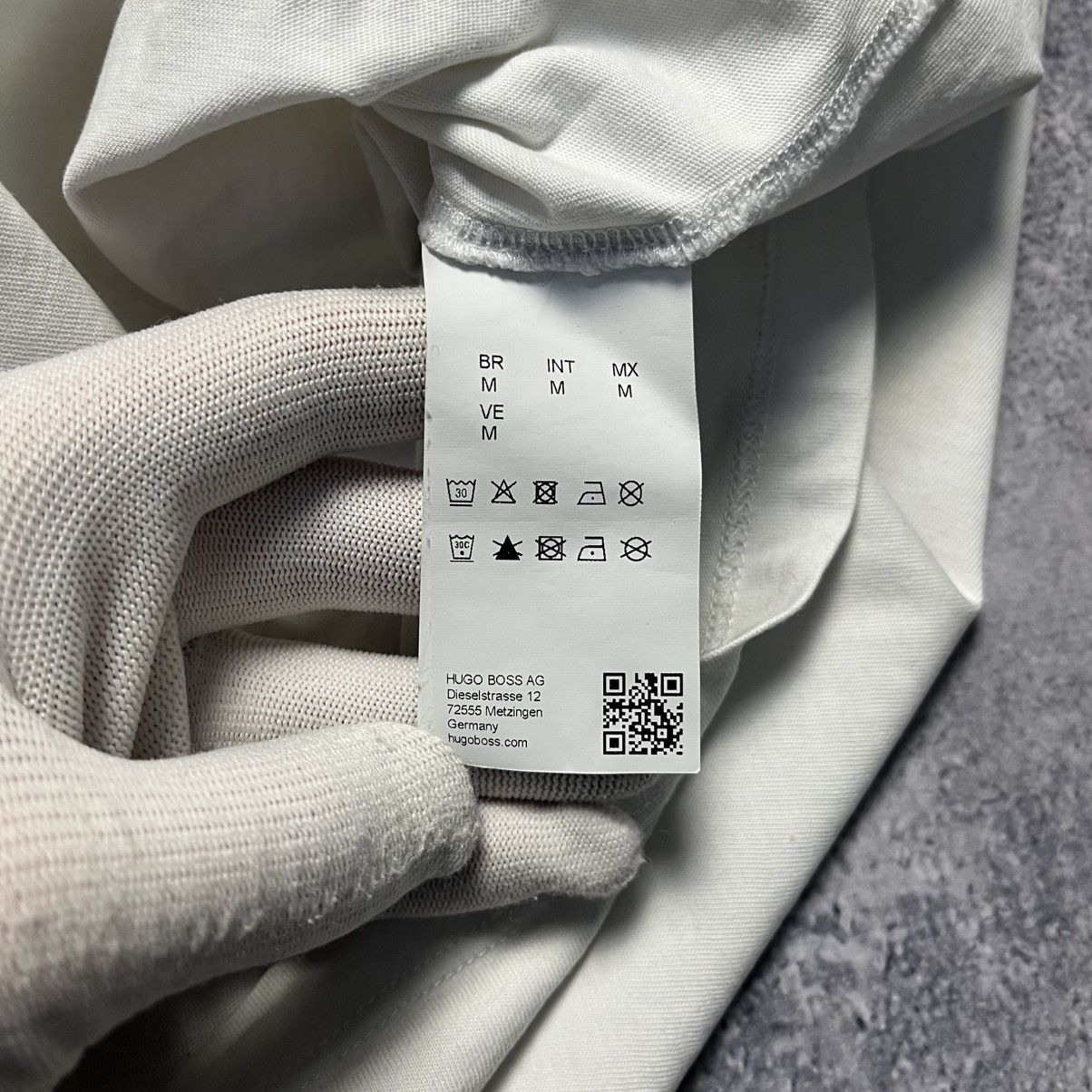 Designer × Hugo Boss Hugo Boss Big Logo Unisex Tee Luxury Designer Streetwear Size US M / EU 48-50 / 2 - 12 Thumbnail