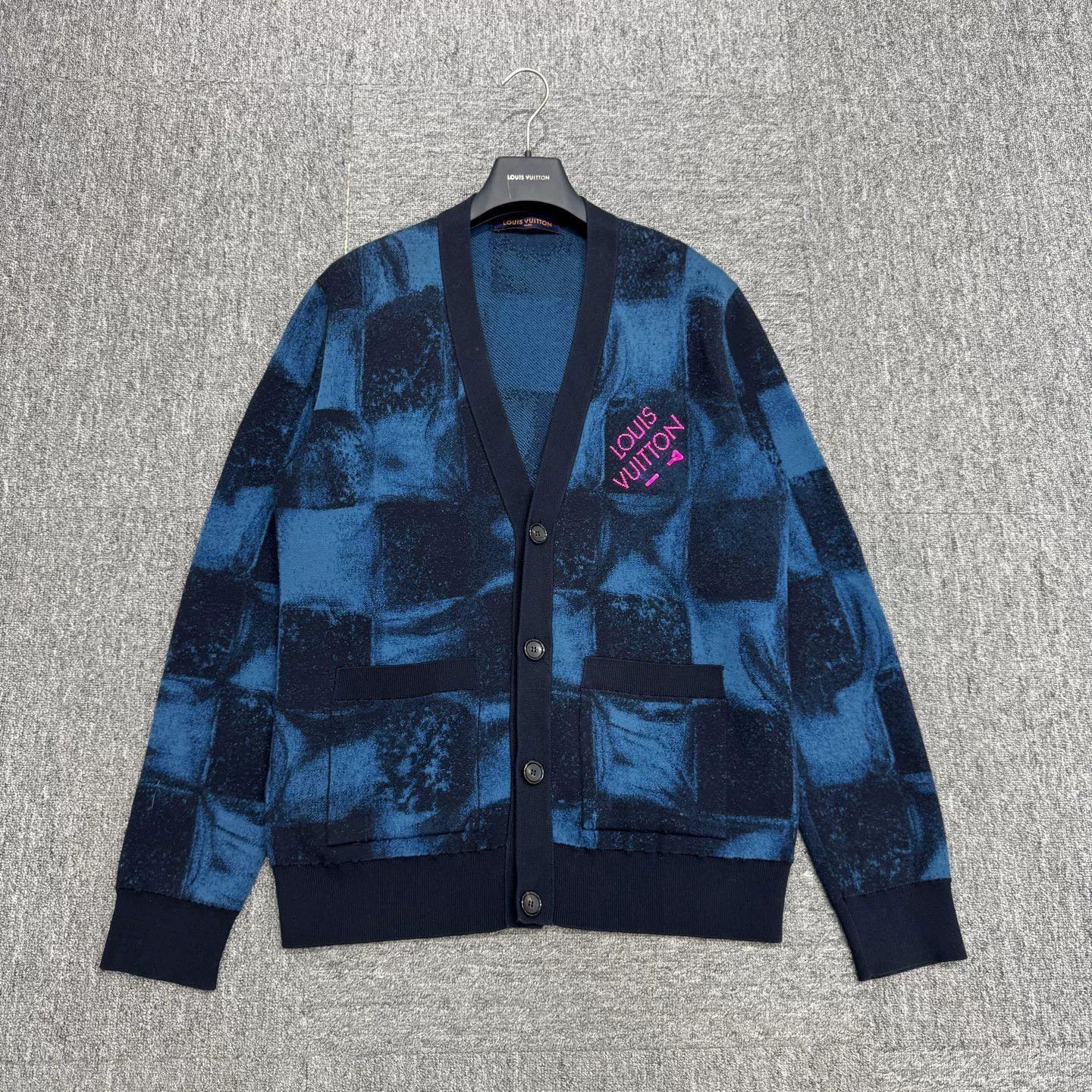 Louis Vuitton louis vuitton checkered knit cardigan. Size US S / EU 44-46 / 1 - 1 Thumbnail
