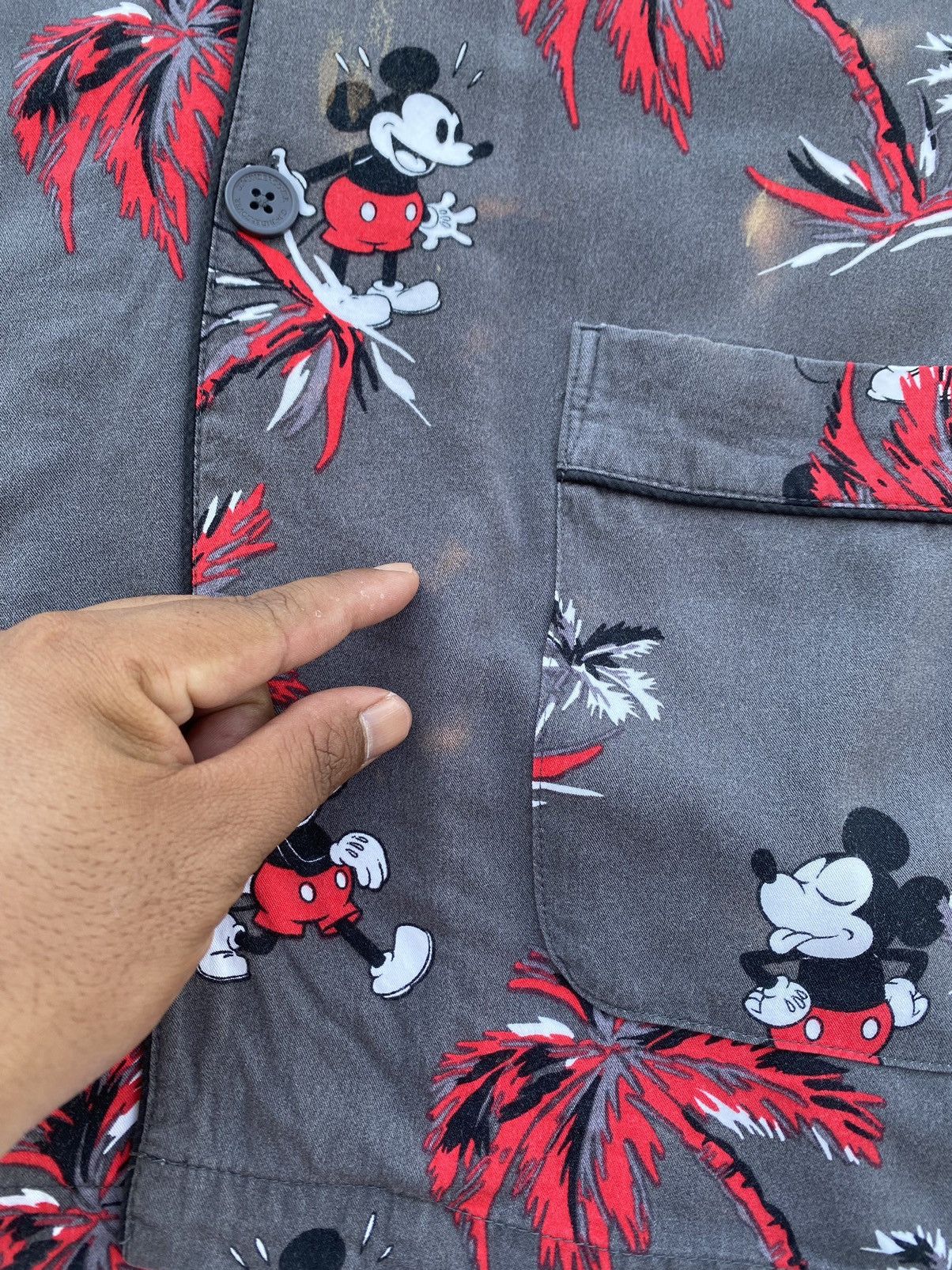 GU × Undercover Rare GU x Undercover Mickey Mouse Buttons Shirt Size US L / EU 52-54 / 3 - 13 Thumbnail
