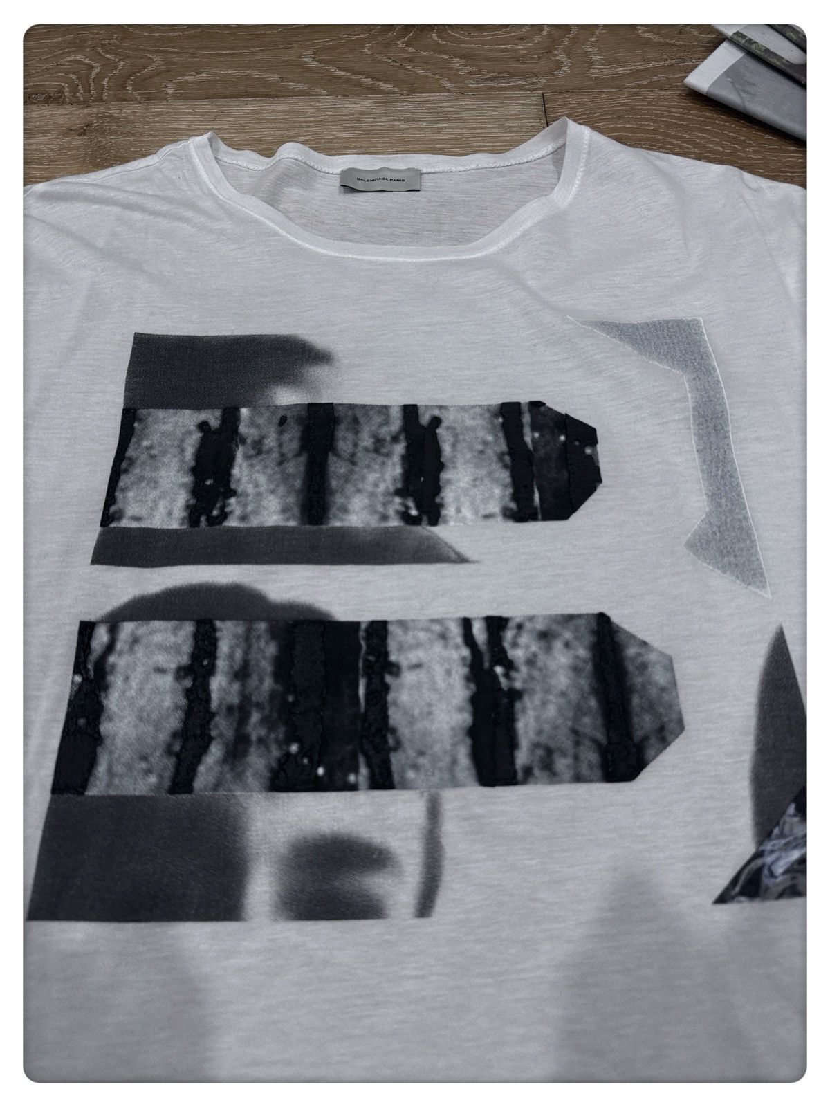 Balenciaga Rare Balenciaga Paris Graphic T-shirt – Portugal Made Size US XS / EU 42 / 0 - 3 Thumbnail
