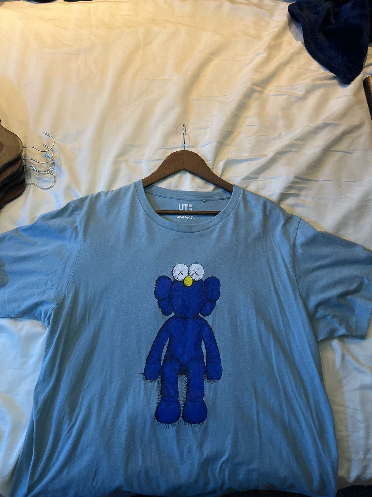 Kaws × Uniqlo Kaws x Uniqlo blue figurine Size US XXL / EU 58 / 5 - 2 Thumbnail