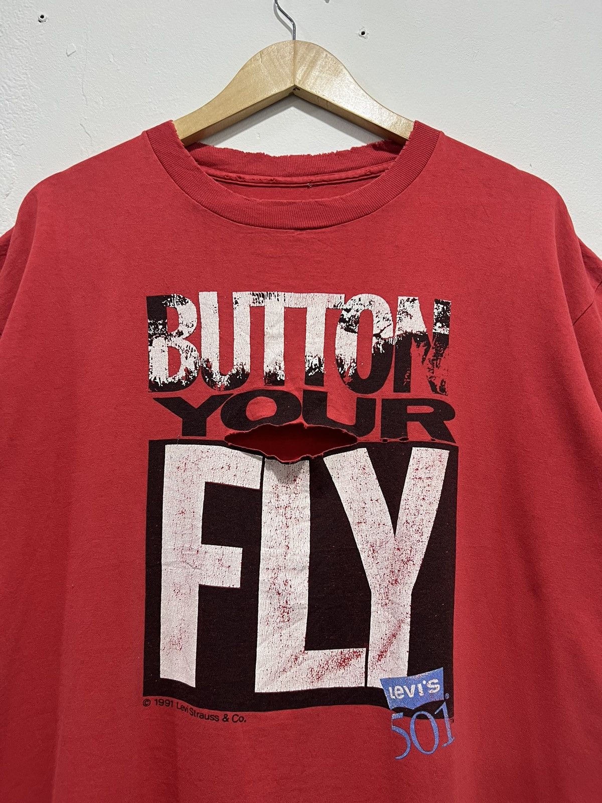 Levi's × Vintage Vintage 1991’ Levis ‘Button Your Fly’ Distressed Tshirt Size US XL / EU 56 / 4 - 2 Thumbnail