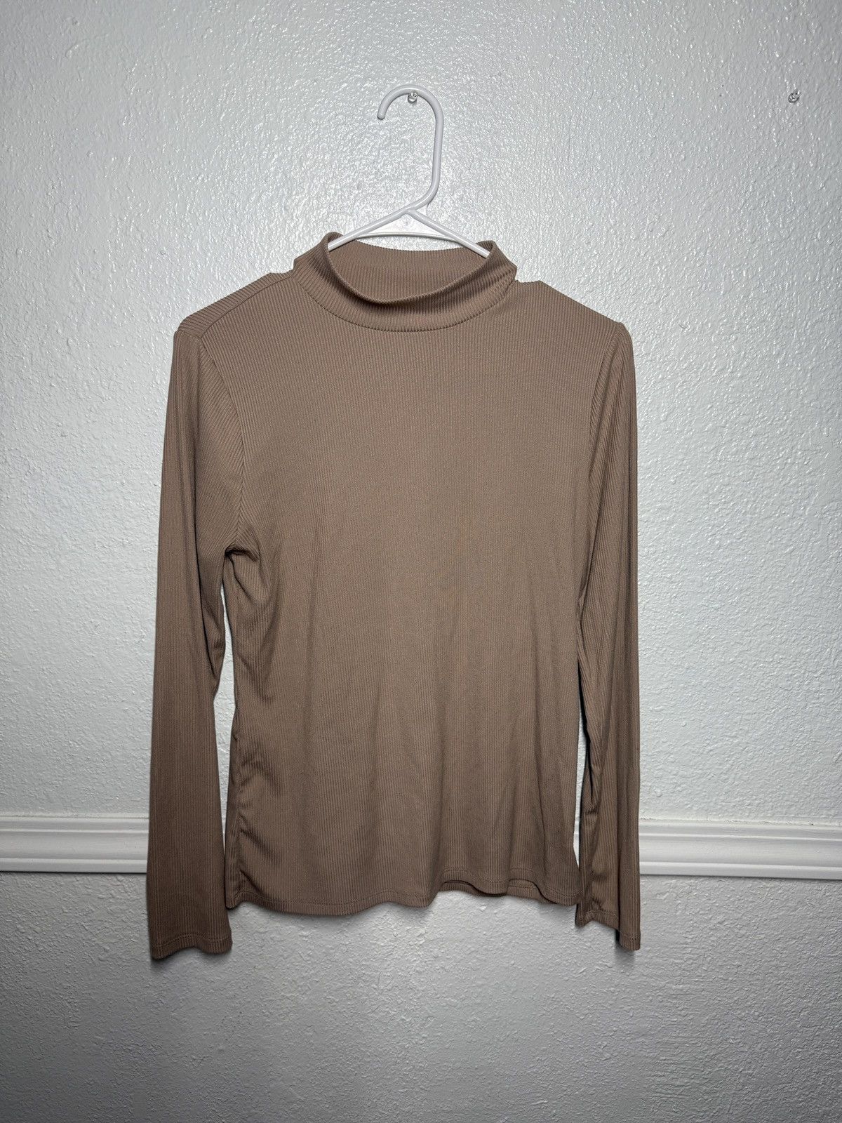 Vintage No boundaries beige turtle neck Size S / US 4 / IT 40 - 1 Thumbnail