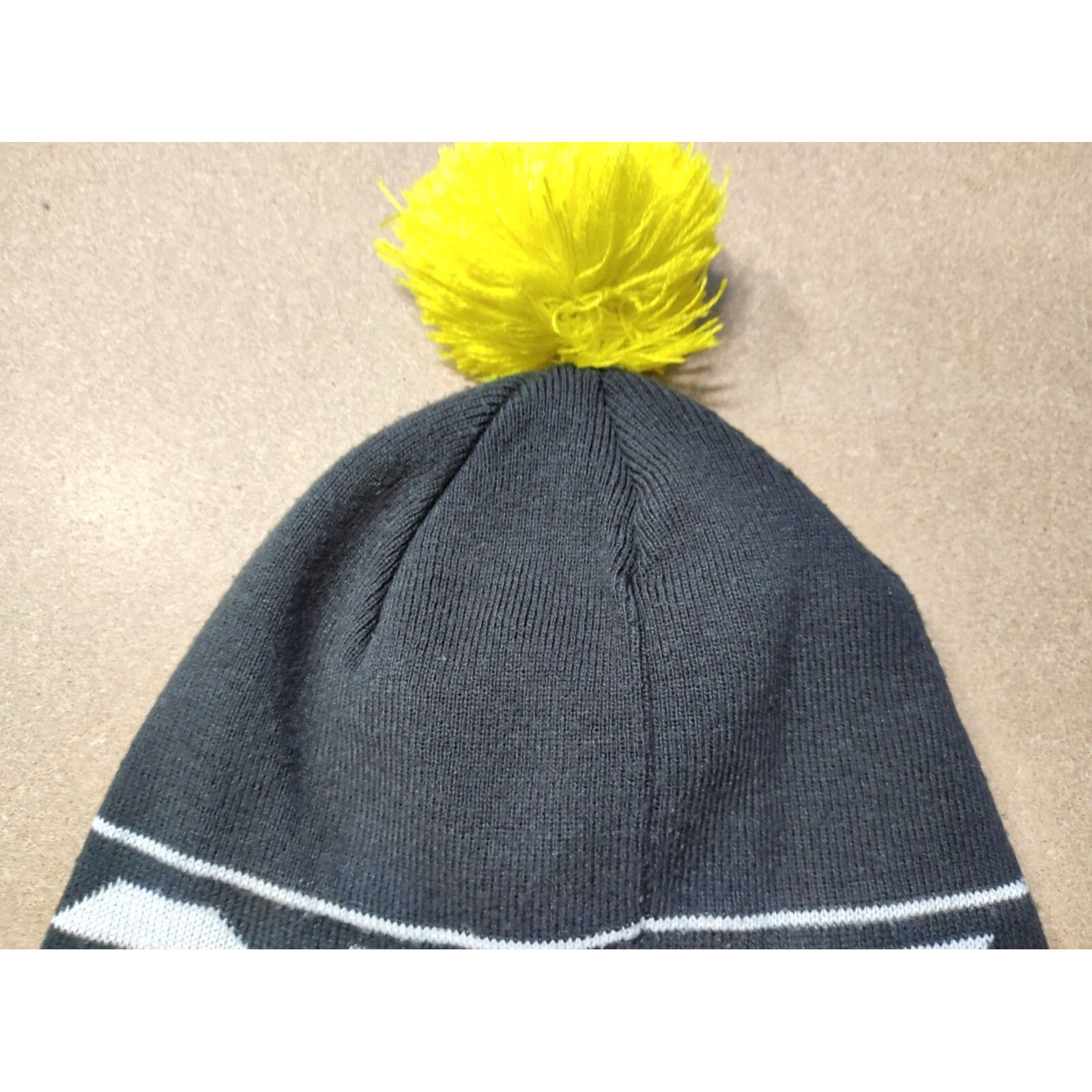Salomon Salomon Beanie Hat One Size Pom Pom 2011 Bobble Geometric Multicolor Acrylic Knit Unisex Adults Beanie Mens Womens Size ONE SIZE - 3 Thumbnail