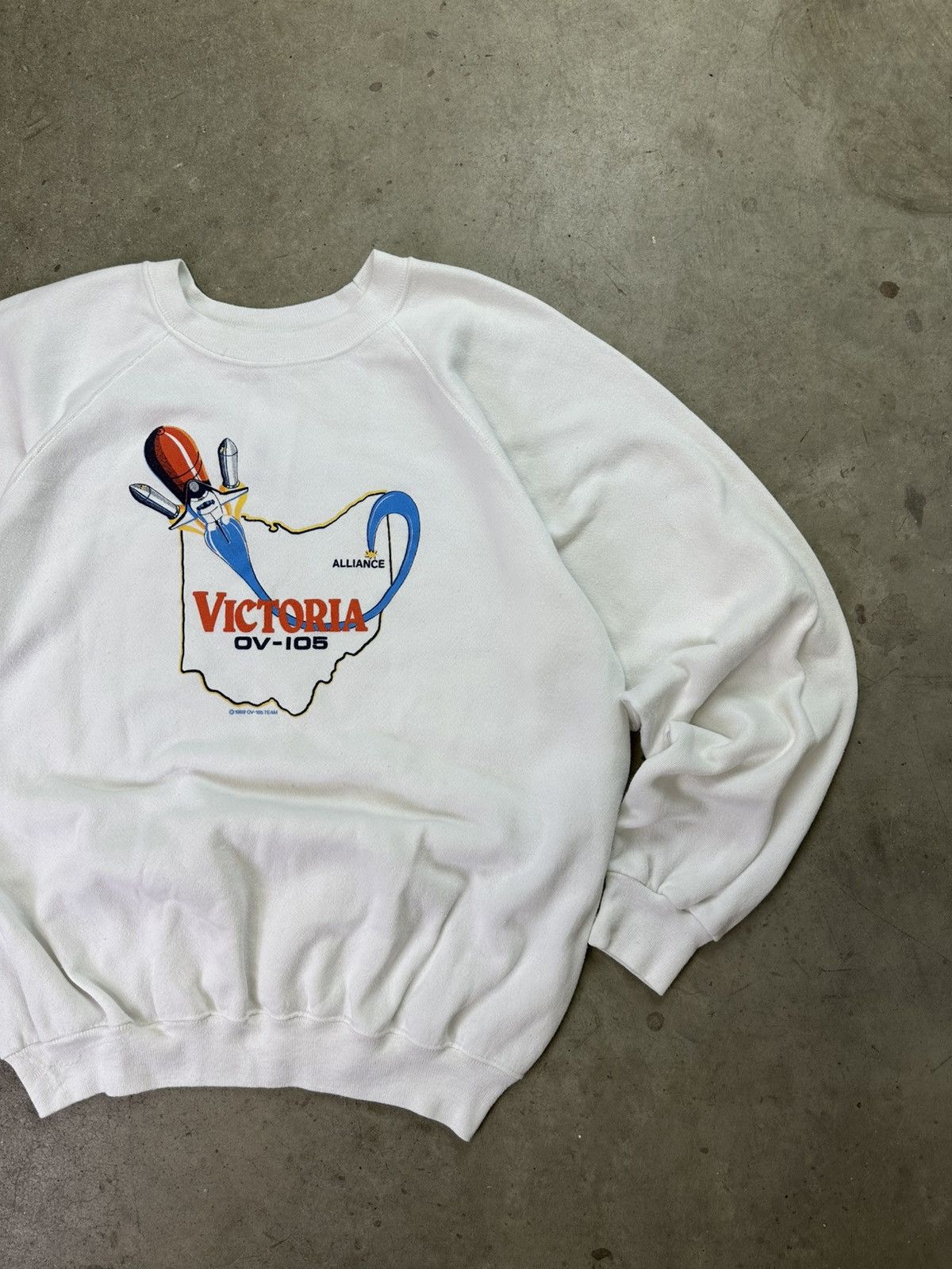 Vintage vintage 80s victoria spaceship canada crewneck large Size US L / EU 52-54 / 3 - 2 Thumbnail