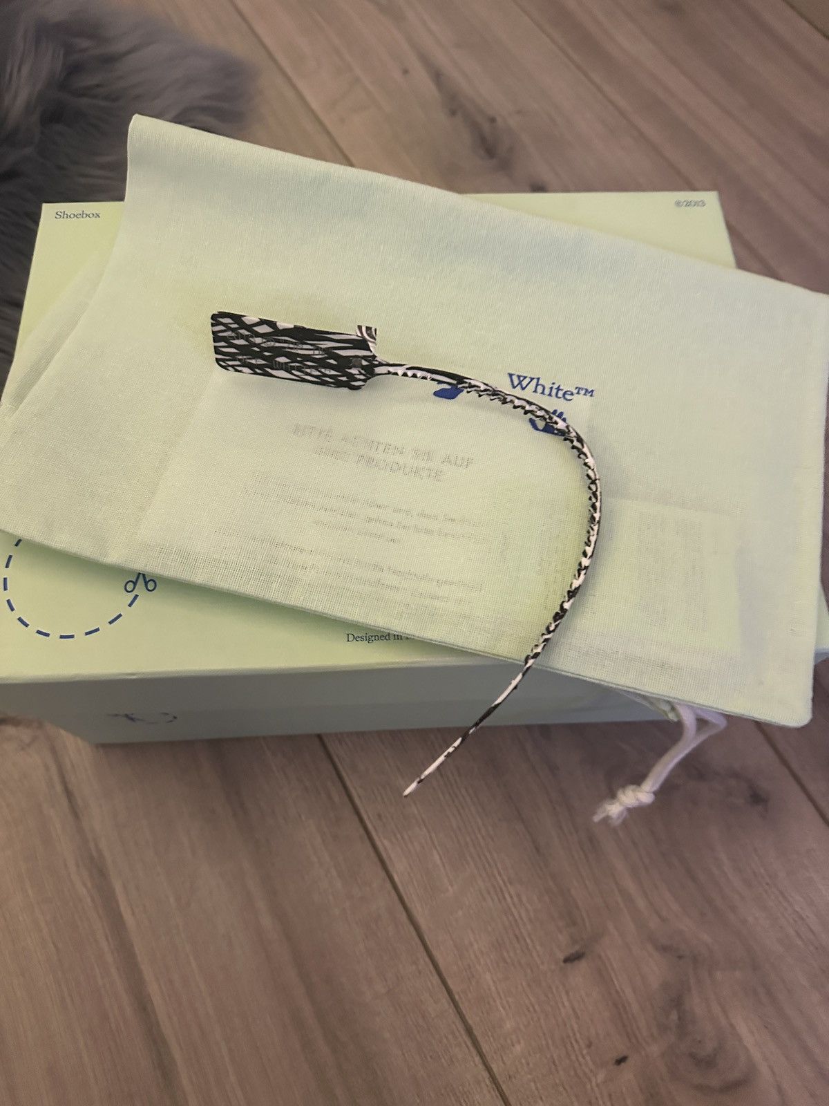 Off-White Off white zip tie tag Size 42 - 5 Thumbnail