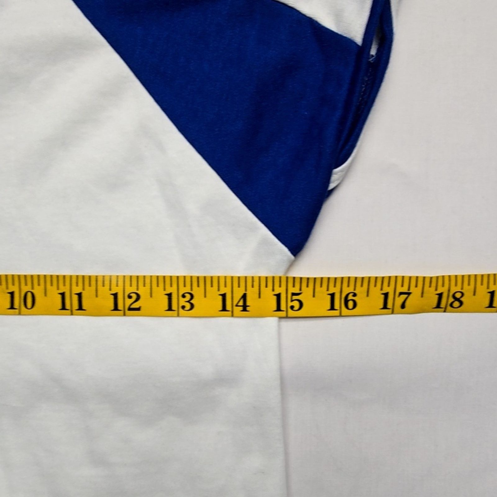 Vintage Vintage Montana Shirt La Riche V-Neck White Blue Small Tee Size S / US 4 / IT 40 - 5 Thumbnail