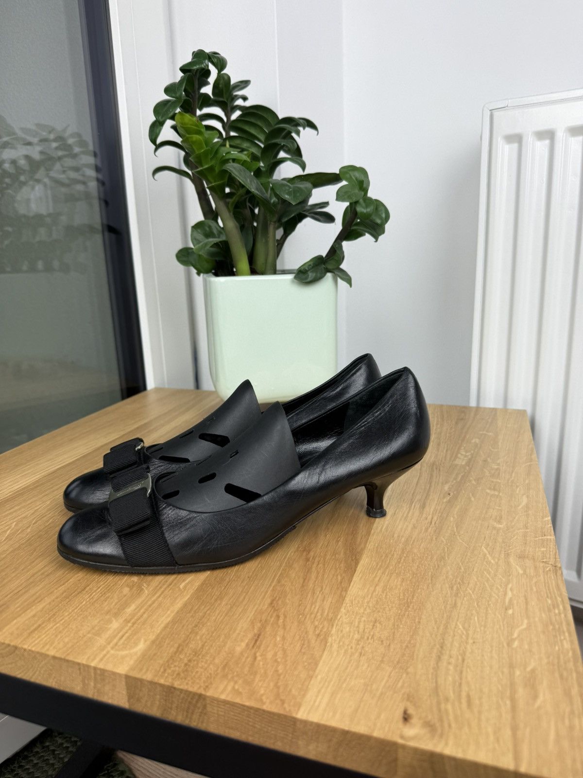Salvatore Ferragamo Salvatore Ferragamo women heel shoes flats mules Size US 10 / IT 40 - 6 Thumbnail