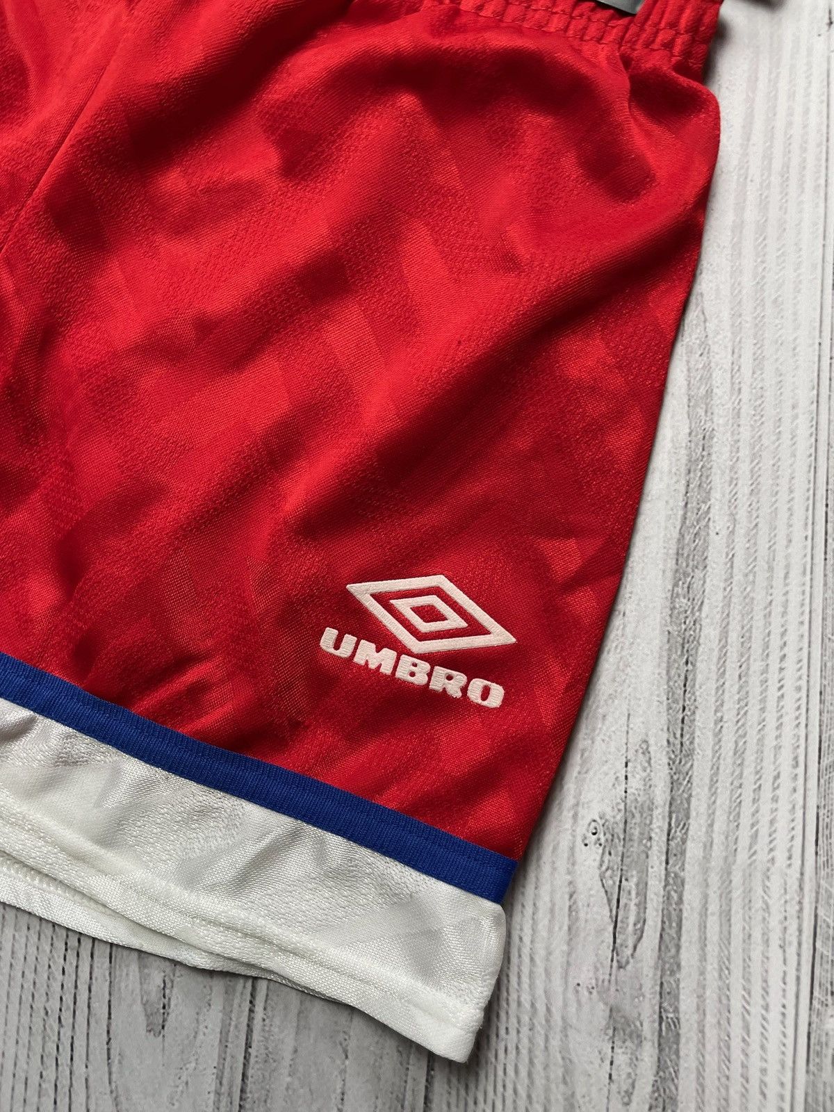 Chelsea Soccer × Vintage Vintage Umbro Chelsea soccer shots size Xs red rare away Size US 28 / EU 44 - 3 Thumbnail