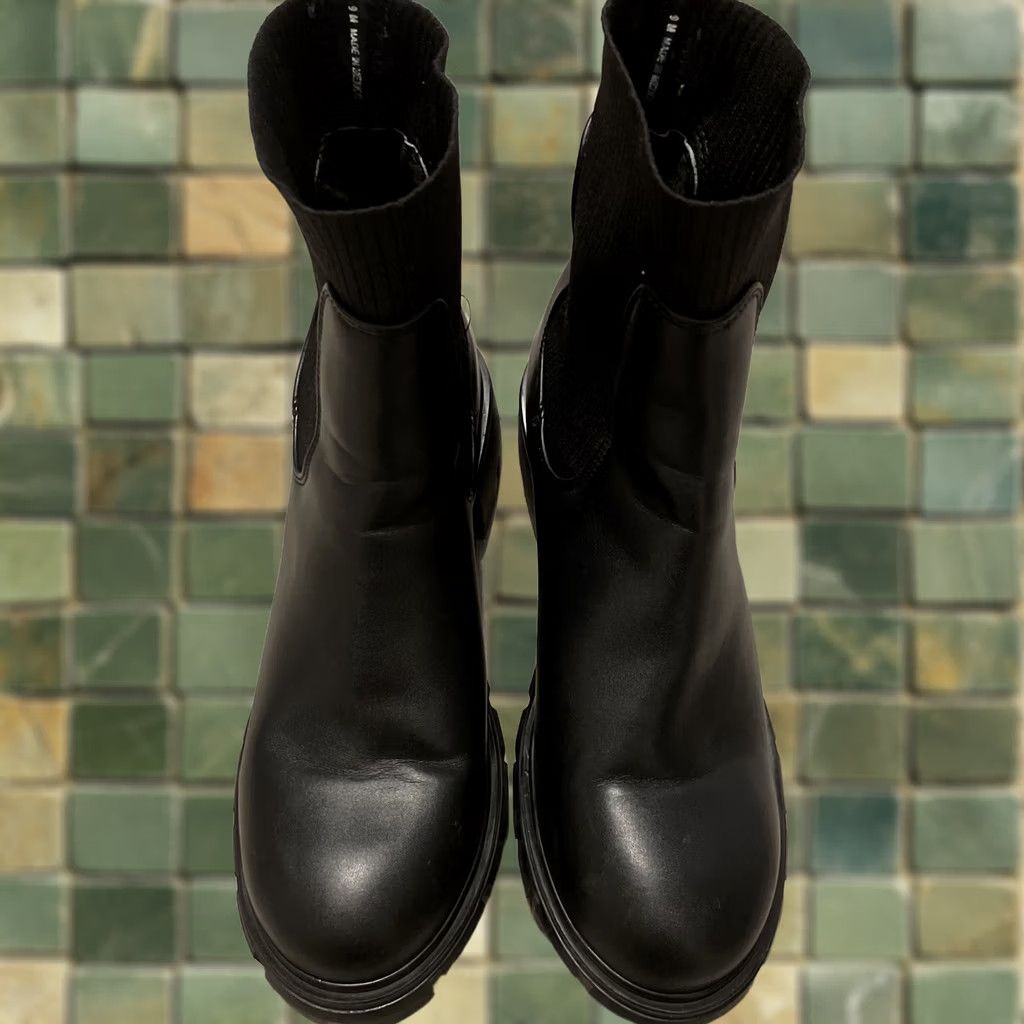 Steve Madden Steve Madden Women's Black Vegan Leather Lug Ankle Booties Boots Moto 9 Combat Shoes Size US 9 / IT 39 - 1 Thumbnail
