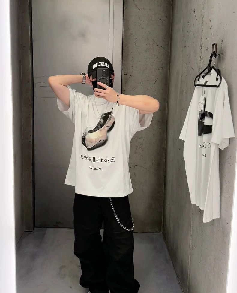 Balenciaga Balenciaga Spring and summer new basketball shoes Logo sho Size US S / EU 44-46 / 1 - 9 Thumbnail