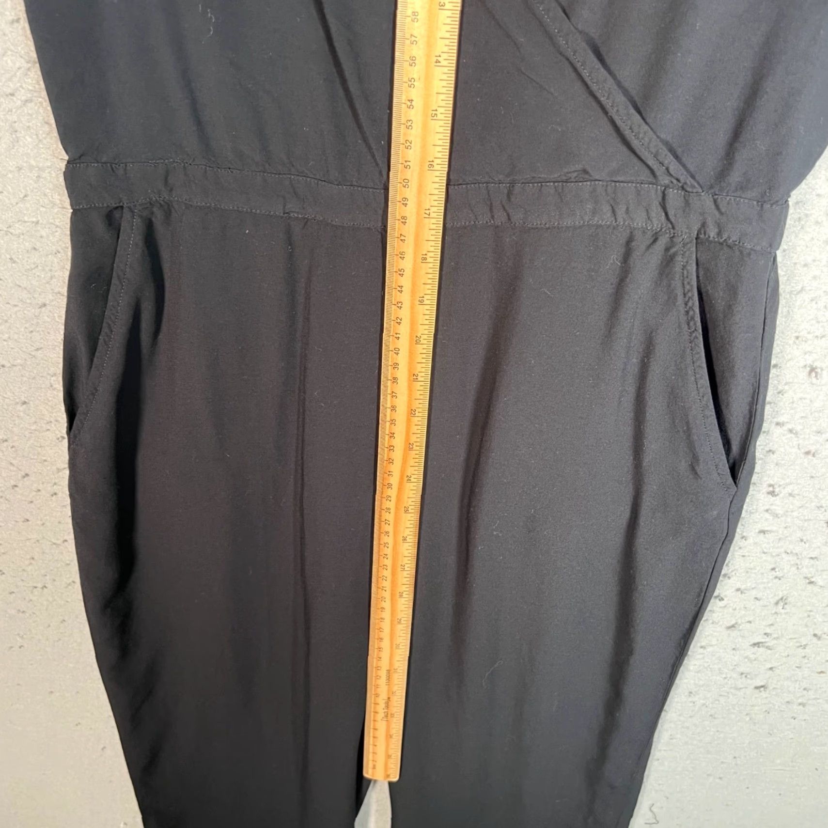 J.Crew J.CREW WOMENS Jumpsuit Short Sleeve V-Neck Black Wrap One-Piece Viscose MW (Adult) - Regular, 24 in Inseam, 8/10 Condition, Casual, Spring/Summer Size 32" / US 10 / IT 46 - 6 Thumbnail