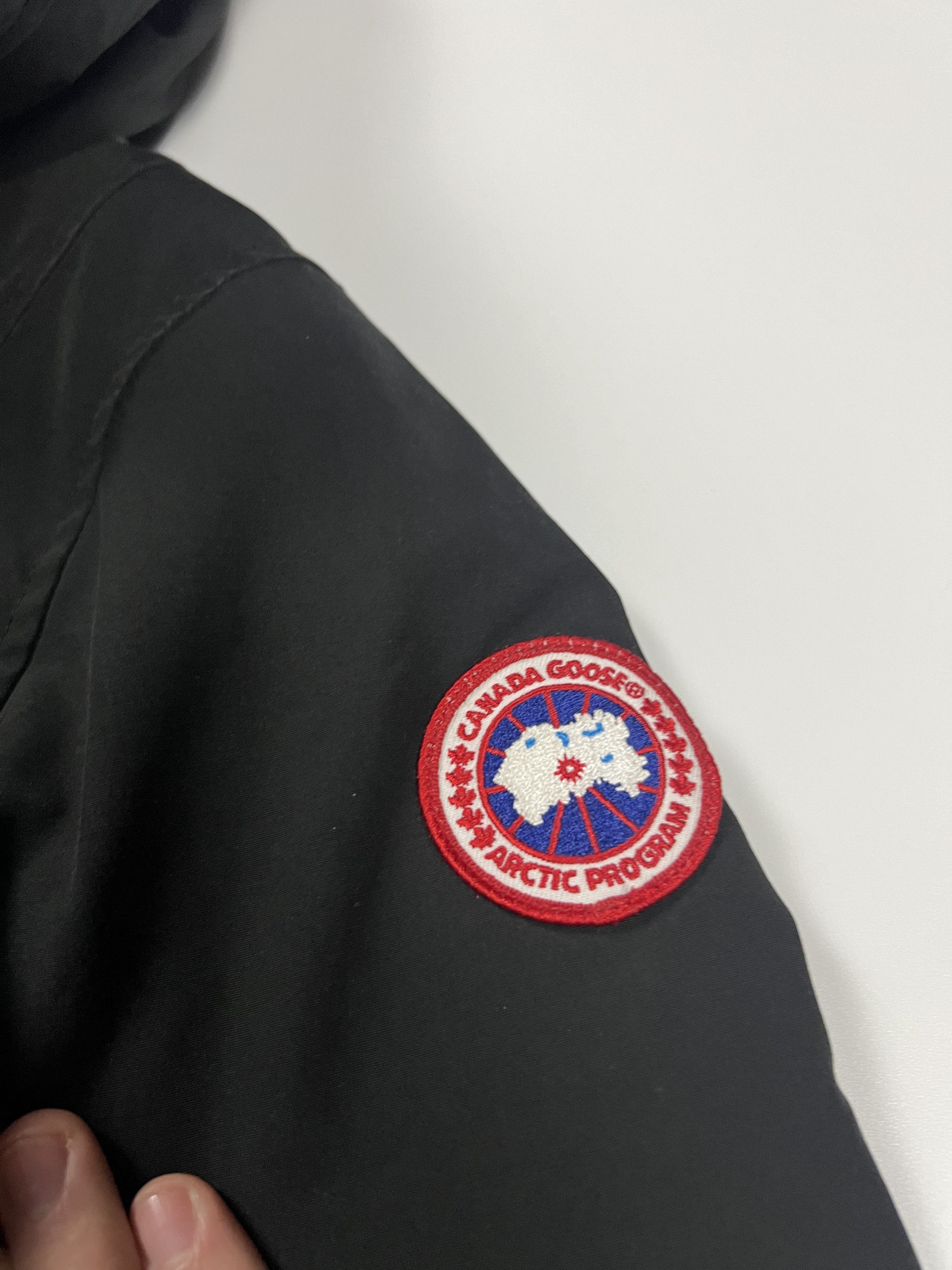 Canada Goose canada goose puffer parka size S-M luxury Size S / US 4 / IT 40 - 2 Thumbnail