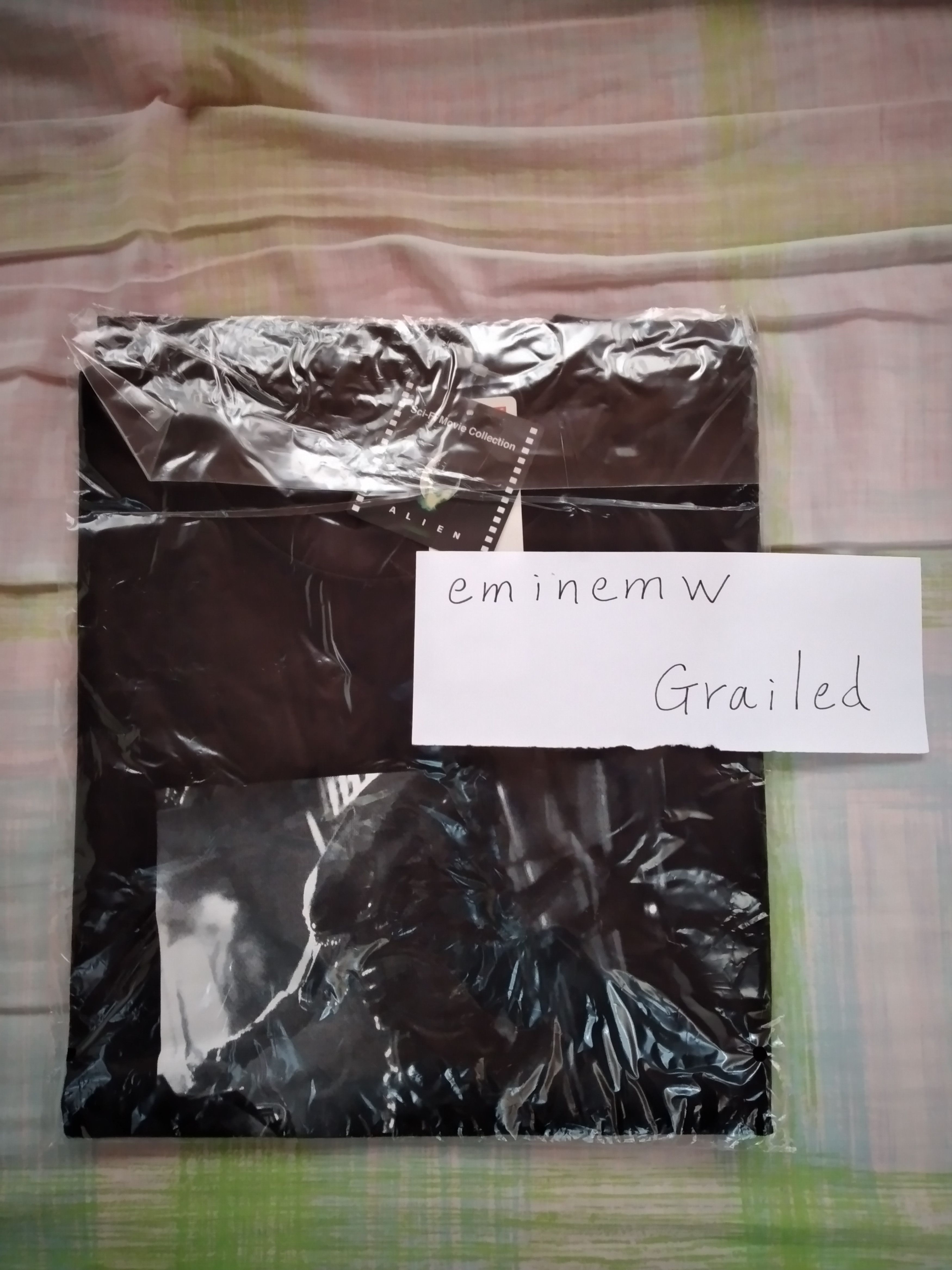 Japanese Brand Uniqlo x ALIEN Sci-Fi Movie Collection T-SHIRT TEE Size US L / EU 52-54 / 3 - 2 Thumbnail