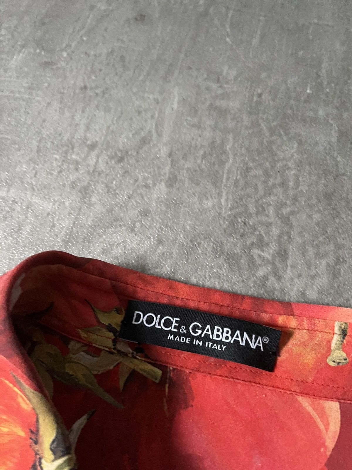 Dolce & Gabbana Dolce & Gabbana S/S 2012 silk tomato print shirt Size S / US 4 / IT 40 - 12 Thumbnail