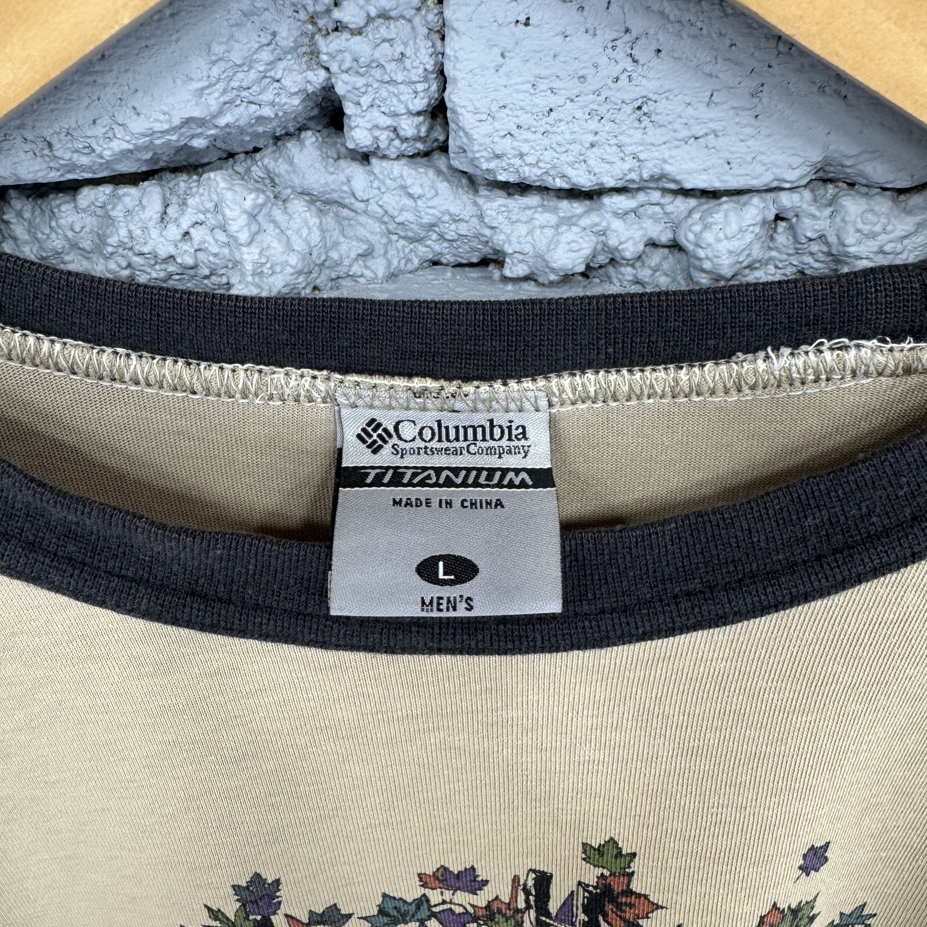 Columbia Vintage 00s Columbia Ringer Tree Graphic "GROUND PEACE" Tee Size US L / EU 52-54 / 3 - 5 Thumbnail