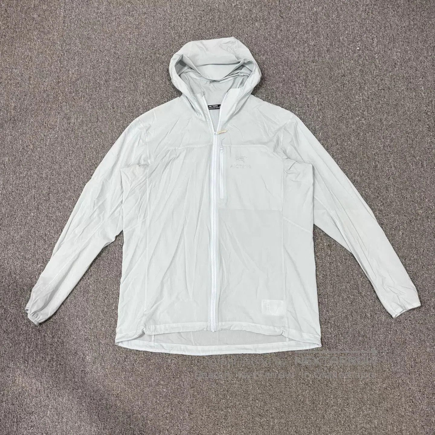 Arc'teryx Blue Lightweight Hooded Jacket Size L. Size US L / EU 52-54 / 3 - 1 Thumbnail