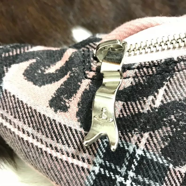Vivienne Westwood Vivienne Westwood size os Pink checkered letter graffiti cr Size ONE SIZE - 6 Thumbnail