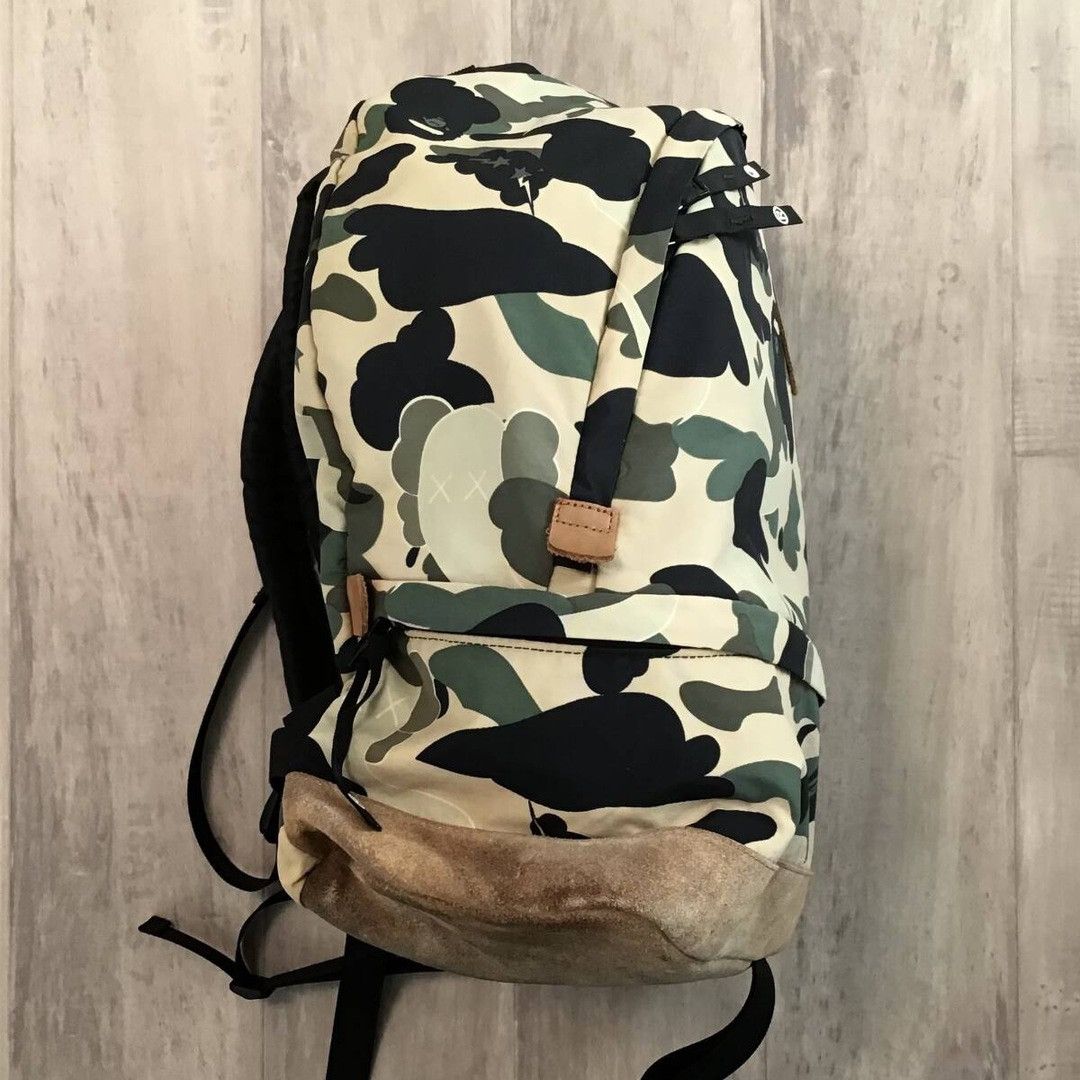 Bape × Kaws × Nigo KAWS BAPE Bendy 1st camo yellow Backpack a bathing ape NIGO Size ONE SIZE - 3 Thumbnail