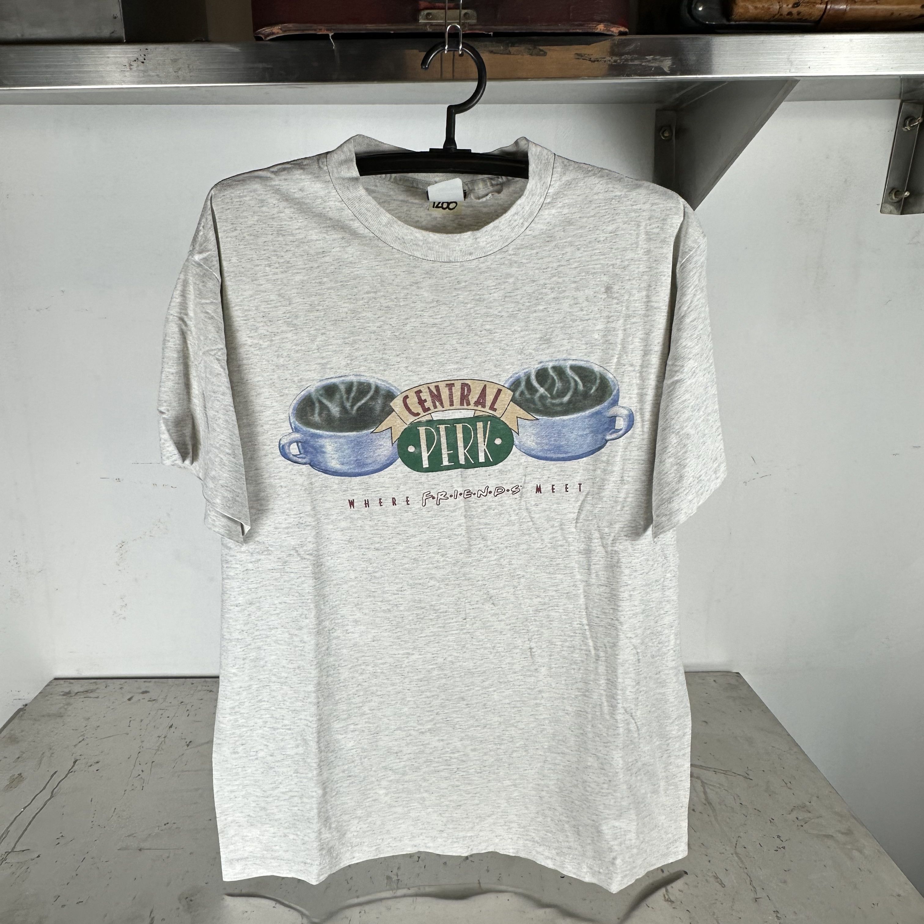 Vintage Vintage 90s Friends TV Show Central Perk Promo T-Shirt Size US XL / EU 56 / 4 - 1 Thumbnail